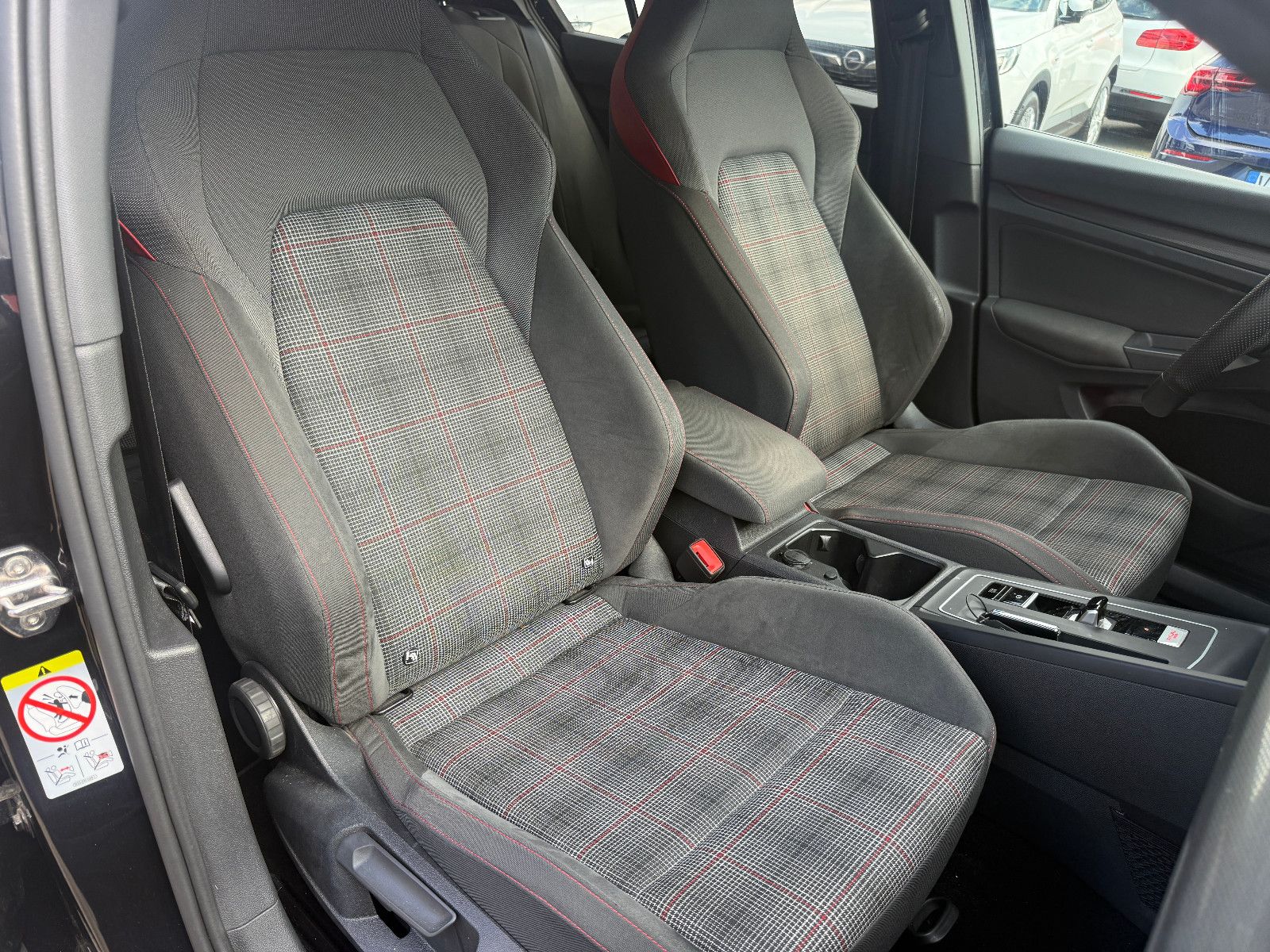 Fahrzeugabbildung Volkswagen Golf VIII Lim. GTI*ACC*Harmann Kardon*CAM*Matrix