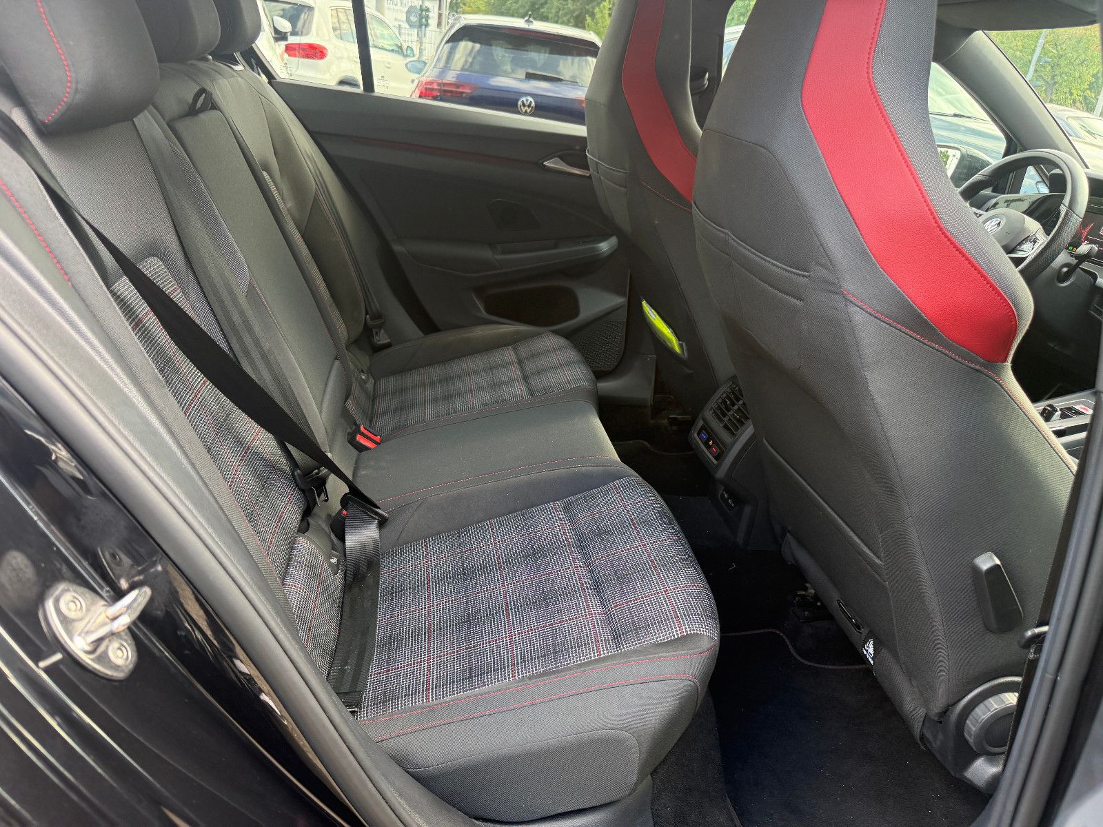 Fahrzeugabbildung Volkswagen Golf VIII Lim. GTI*ACC*Harmann Kardon*CAM*Matrix