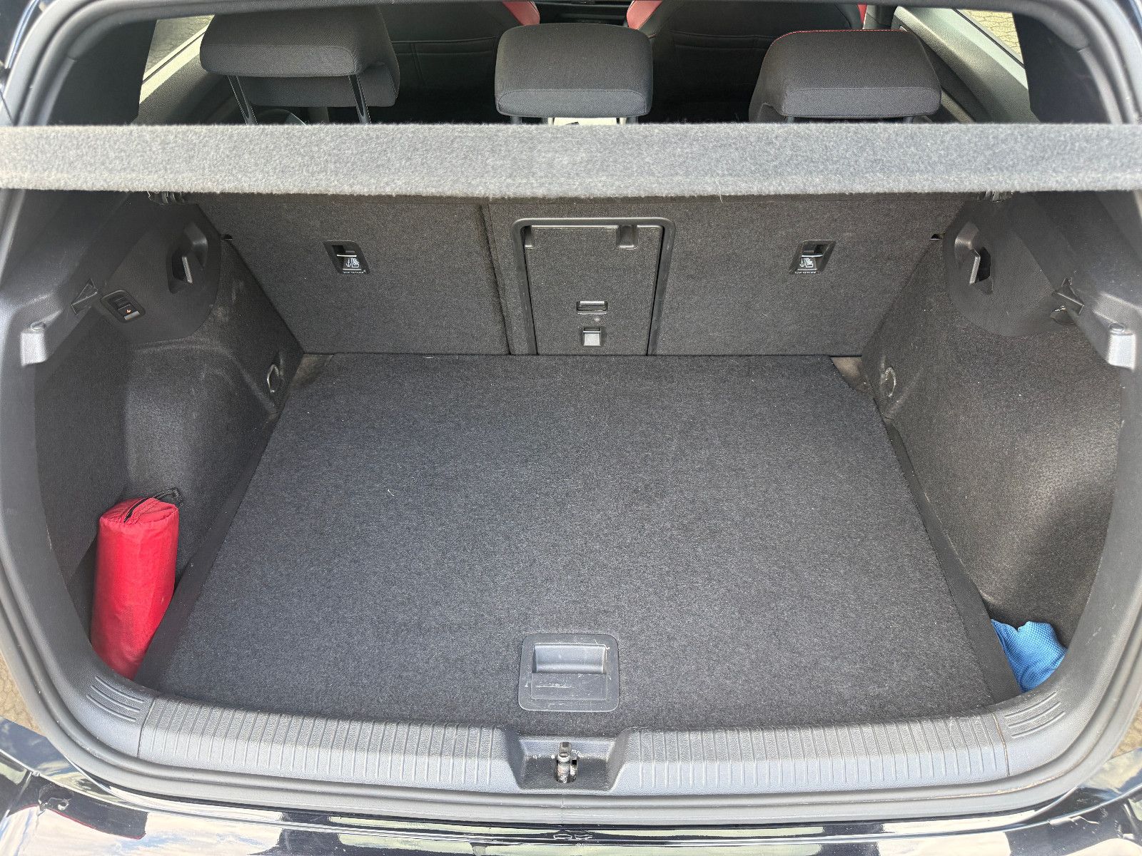 Fahrzeugabbildung Volkswagen Golf VIII Lim. GTI*ACC*Harmann Kardon*CAM*Matrix