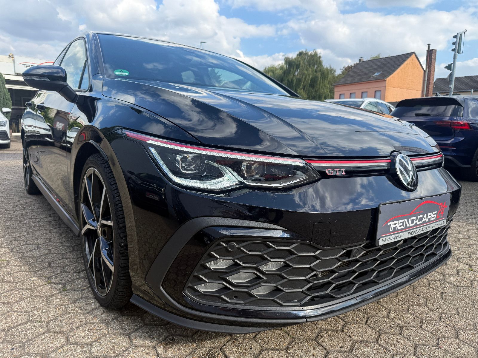 Fahrzeugabbildung Volkswagen Golf VIII Lim. GTI*ACC*Harmann Kardon*CAM*Matrix