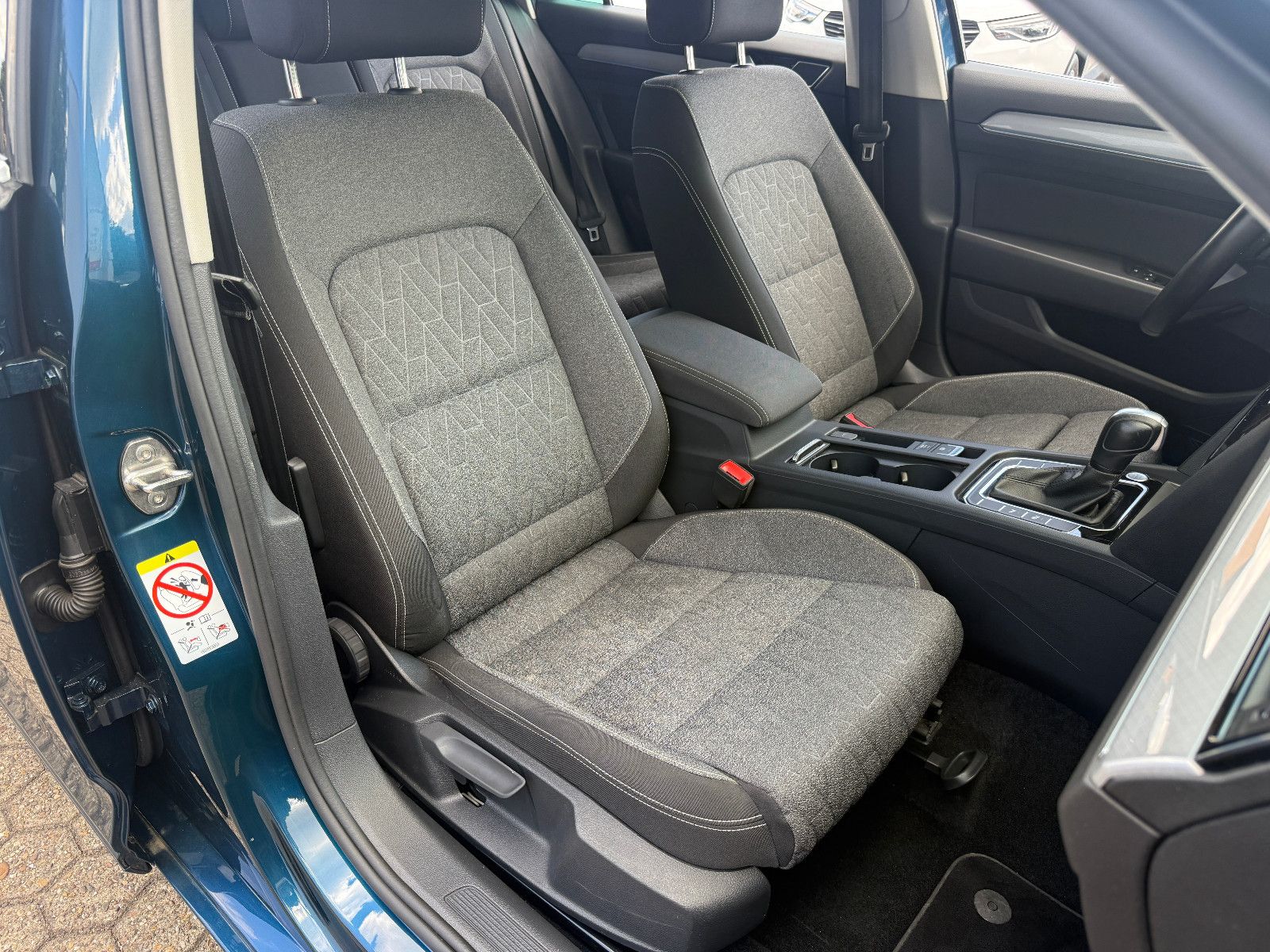 Fahrzeugabbildung Volkswagen Passat Variant Business*ACC*Headup*Harmann Kardo