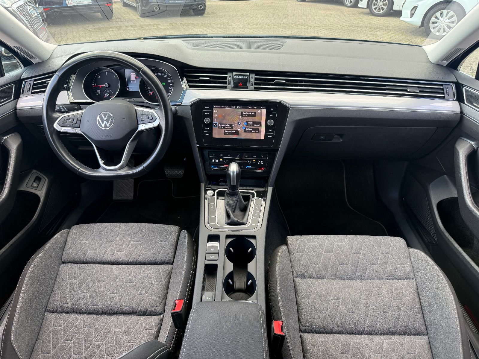 Fahrzeugabbildung Volkswagen Passat Variant Business*ACC*Headup*Harmann Kardo