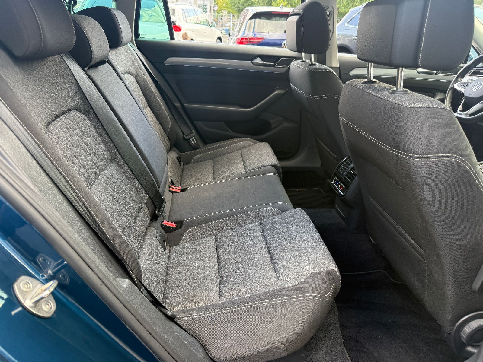 Fahrzeugabbildung Volkswagen Passat Variant Business*ACC*Headup*Harmann Kardo
