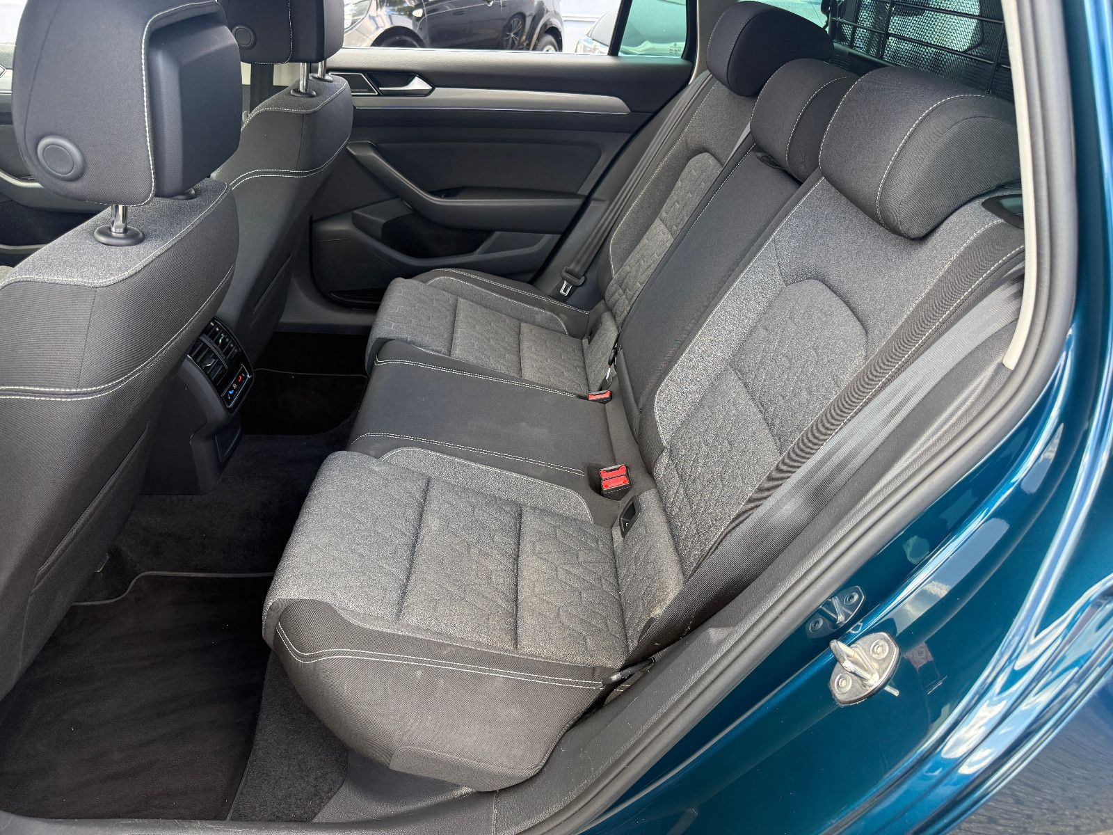 Fahrzeugabbildung Volkswagen Passat Variant Business*ACC*Headup*Harmann Kardo