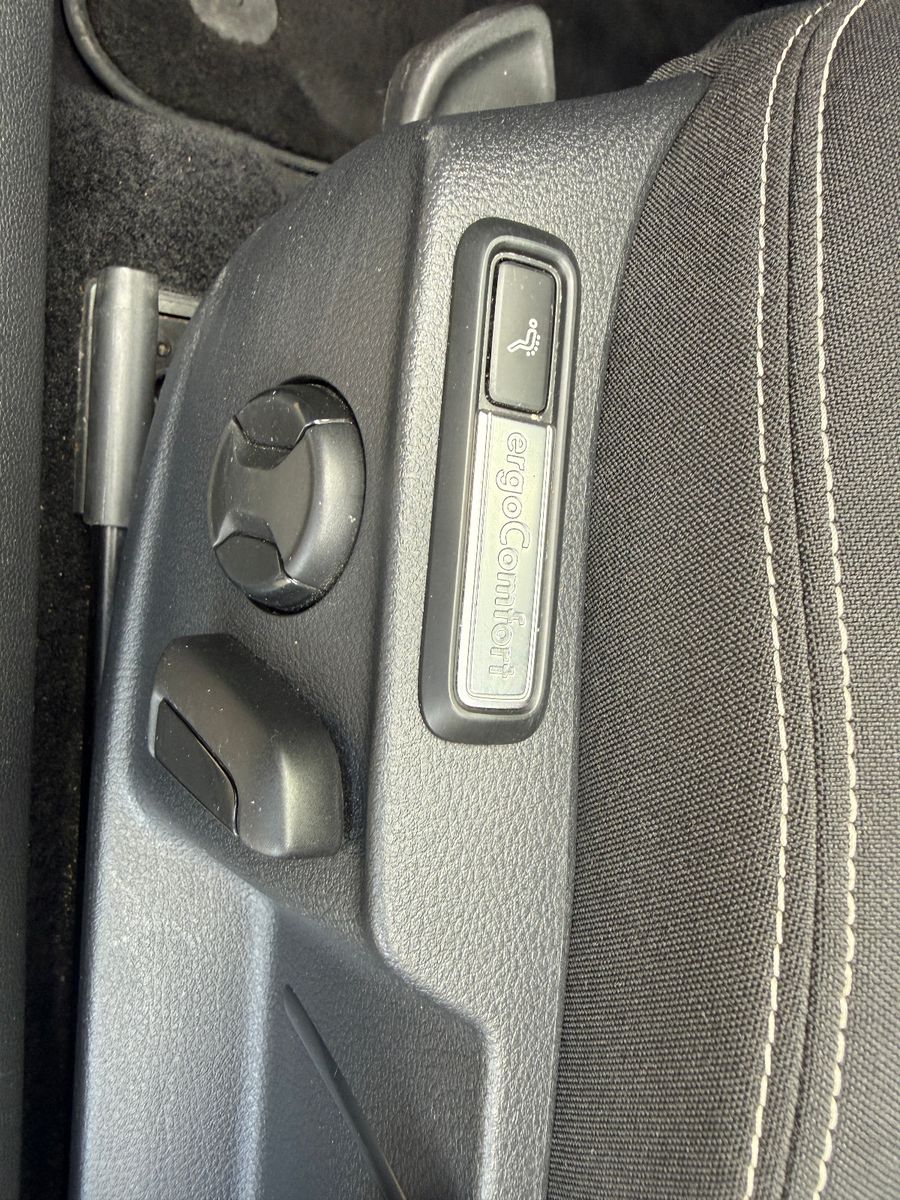 Fahrzeugabbildung Volkswagen Passat Variant Business*ACC*Headup*Harmann Kardo
