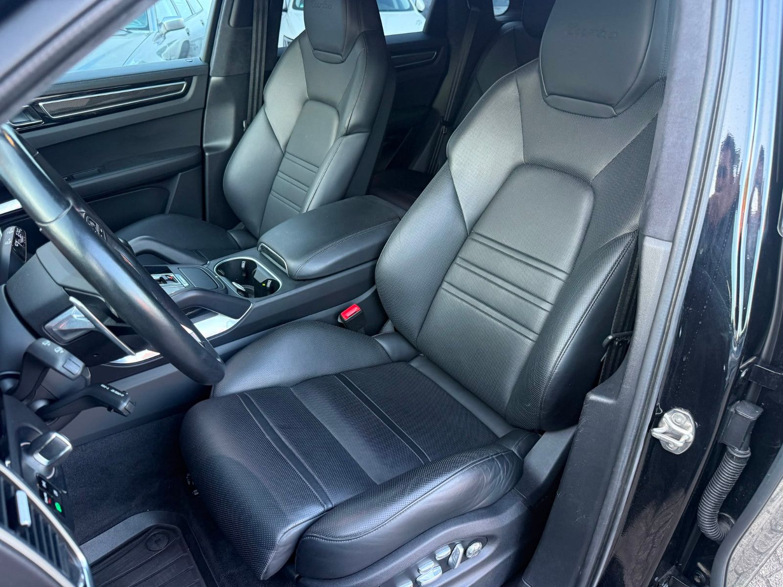 Fahrzeugabbildung Porsche Cayenne Turbo*Headup*Softclose*Bose*Pano*VOLL