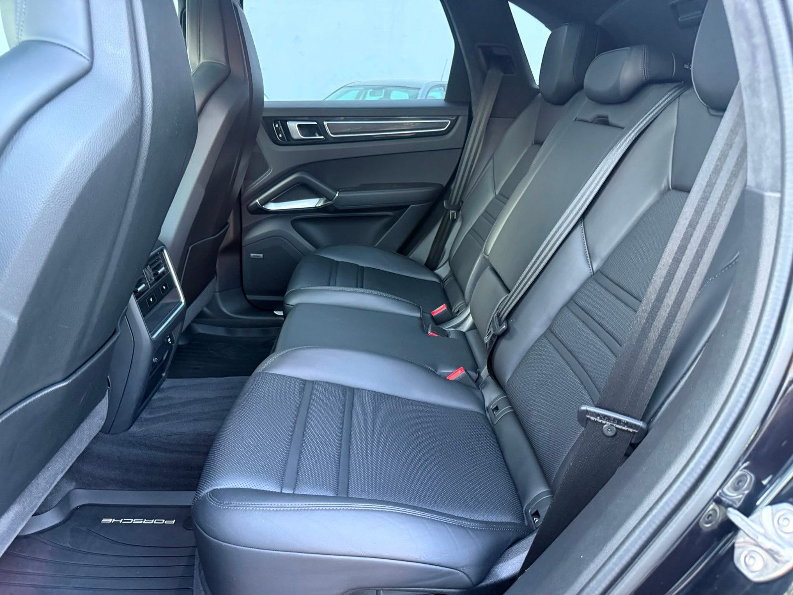 Fahrzeugabbildung Porsche Cayenne Turbo*Headup*Softclose*Bose*Pano*VOLL