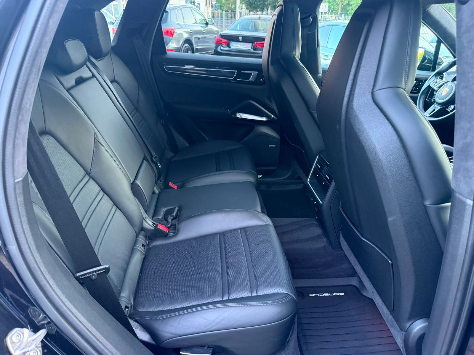 Fahrzeugabbildung Porsche Cayenne Turbo*Headup*Softclose*Bose*Pano*VOLL