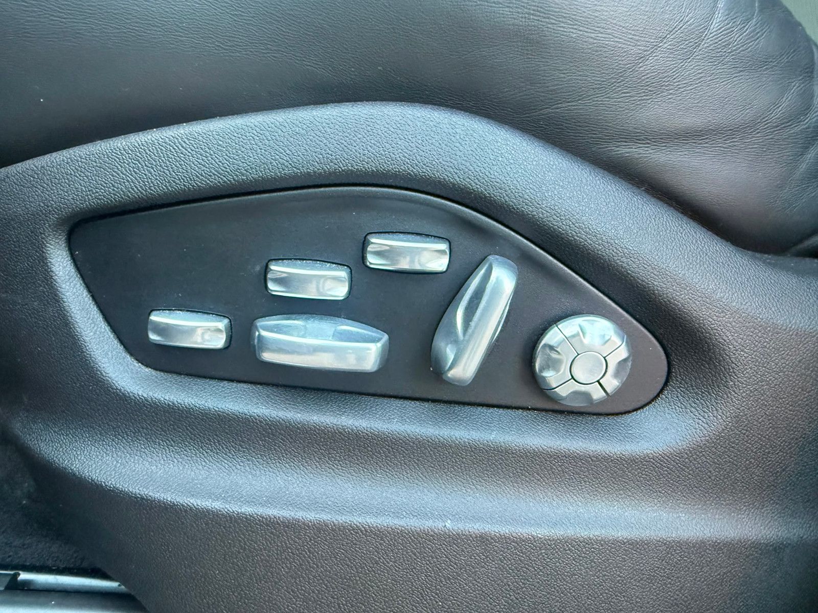 Fahrzeugabbildung Porsche Cayenne Turbo*Headup*Softclose*Bose*Pano*VOLL