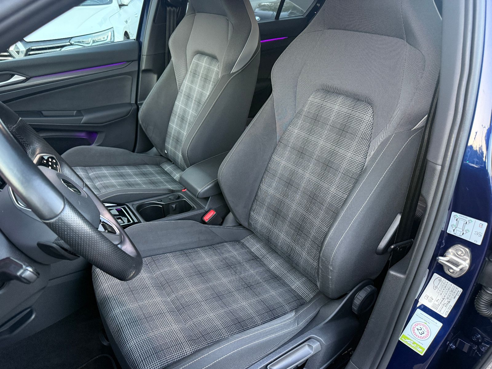 Fahrzeugabbildung Volkswagen Golf VIII Lim. GTD*ACC*AHK*IQ Light*Harmann Kard
