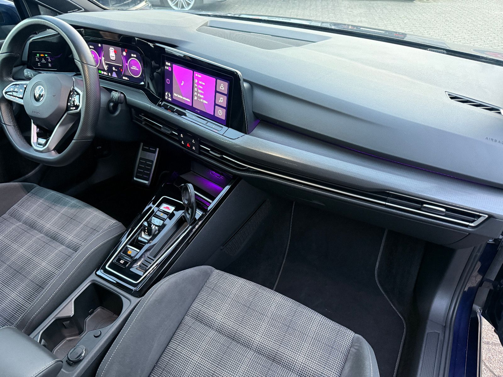 Fahrzeugabbildung Volkswagen Golf VIII Lim. GTD*ACC*AHK*IQ Light*Harmann Kard