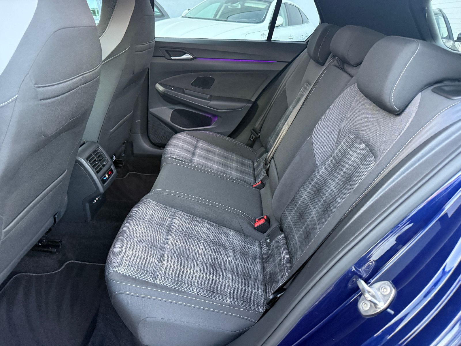 Fahrzeugabbildung Volkswagen Golf VIII Lim. GTD*ACC*AHK*IQ Light*Harmann Kard
