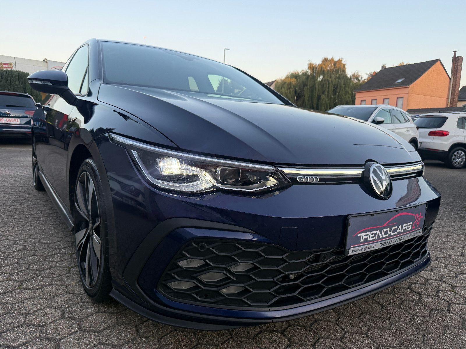 Fahrzeugabbildung Volkswagen Golf VIII Lim. GTD*ACC*AHK*IQ Light*Harmann Kard