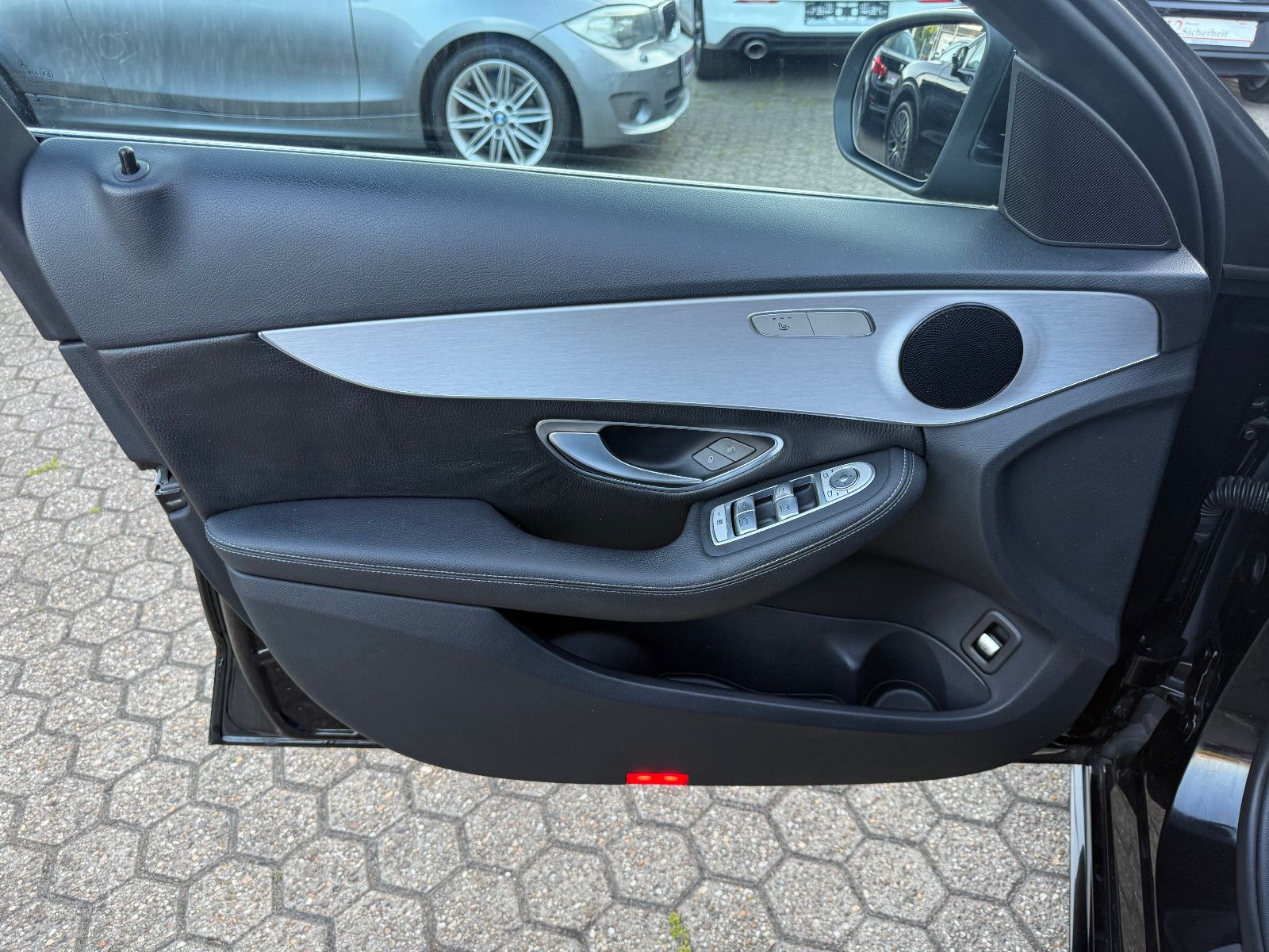 Fahrzeugabbildung Mercedes-Benz C 220 C Limousine C 220 BlueTec *AMG*PANO