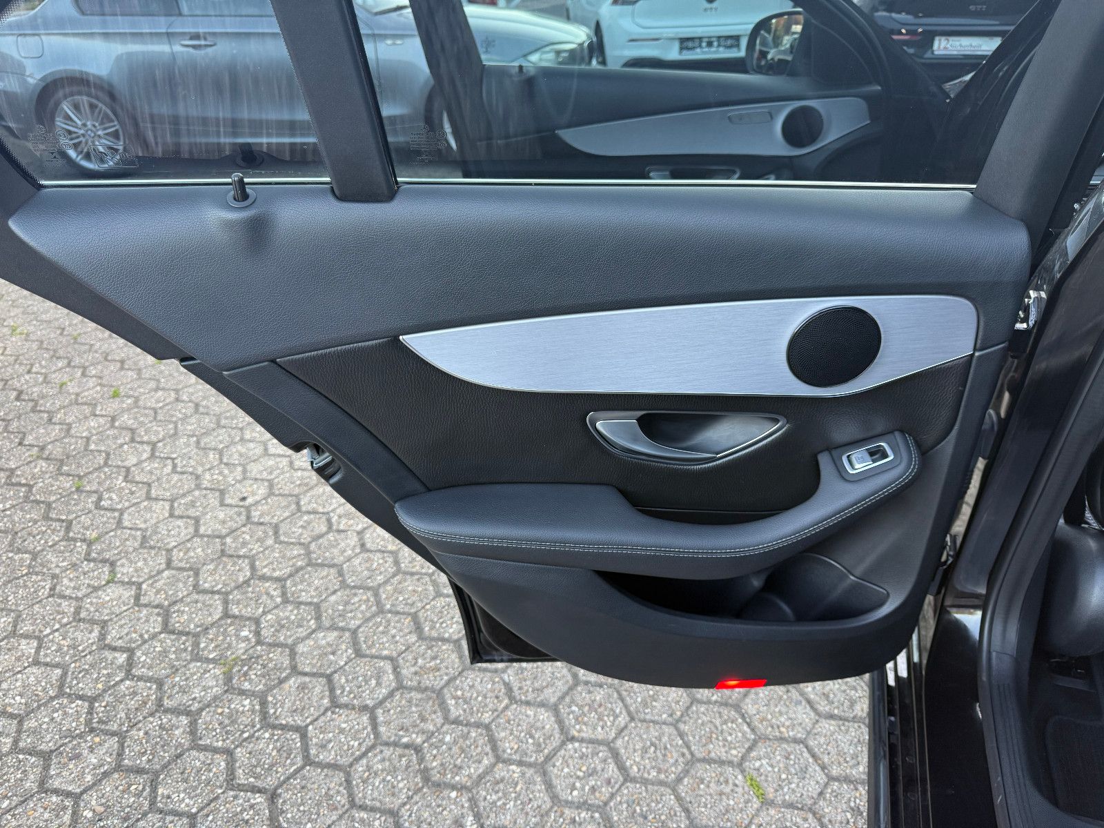 Fahrzeugabbildung Mercedes-Benz C 220 C Limousine C 220 BlueTec *AMG*PANO