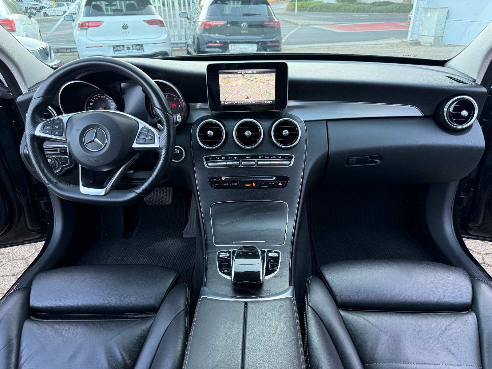 Fahrzeugabbildung Mercedes-Benz C 220 C Limousine C 220 BlueTec *AMG*PANO