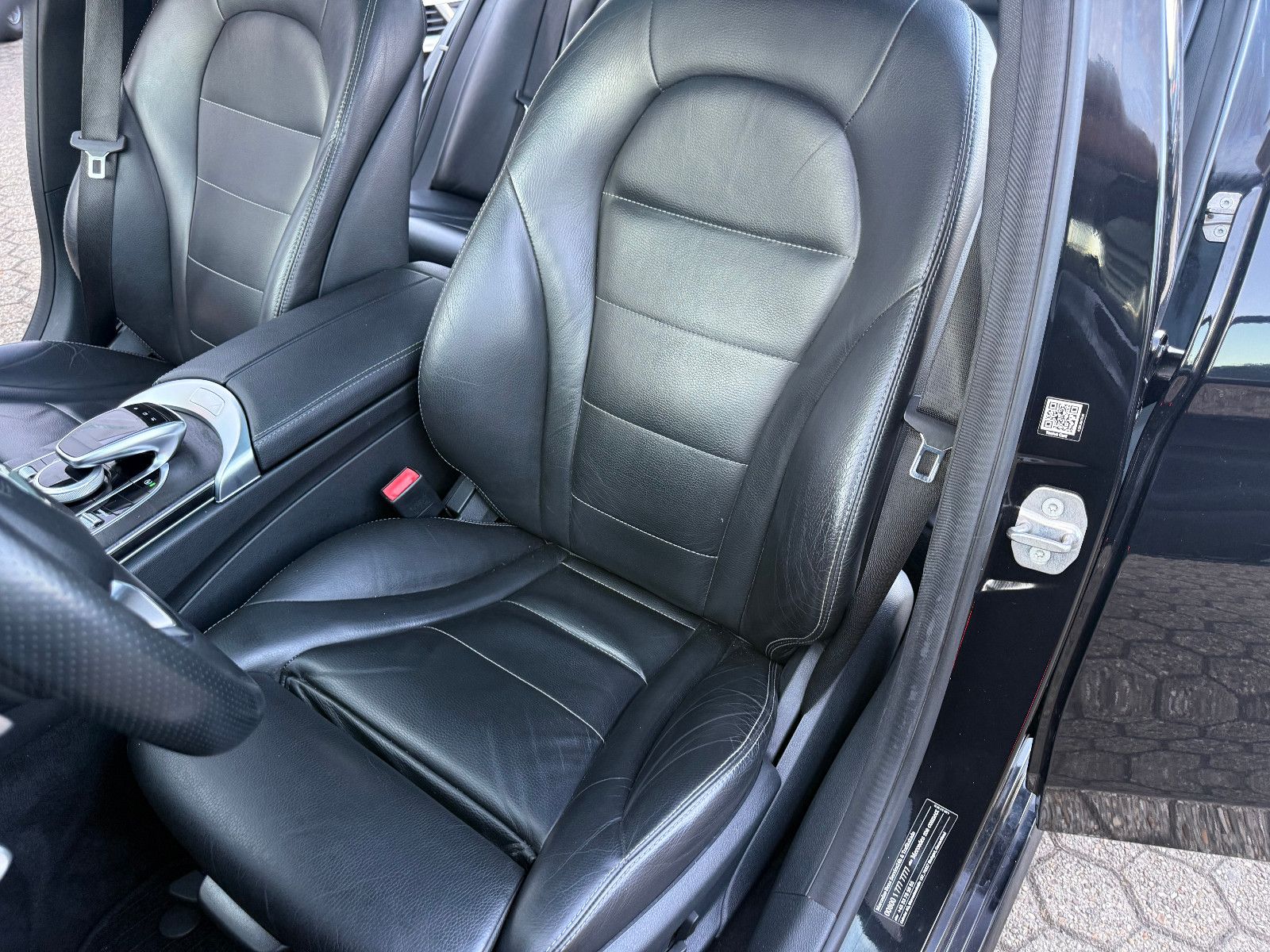 Fahrzeugabbildung Mercedes-Benz C 220 C Limousine C 220 BlueTec *AMG*PANO