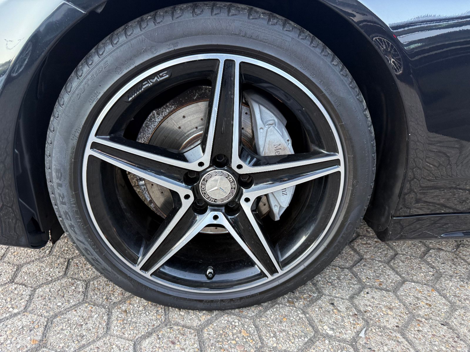 Fahrzeugabbildung Mercedes-Benz C 220 C Limousine C 220 BlueTec *AMG*PANO