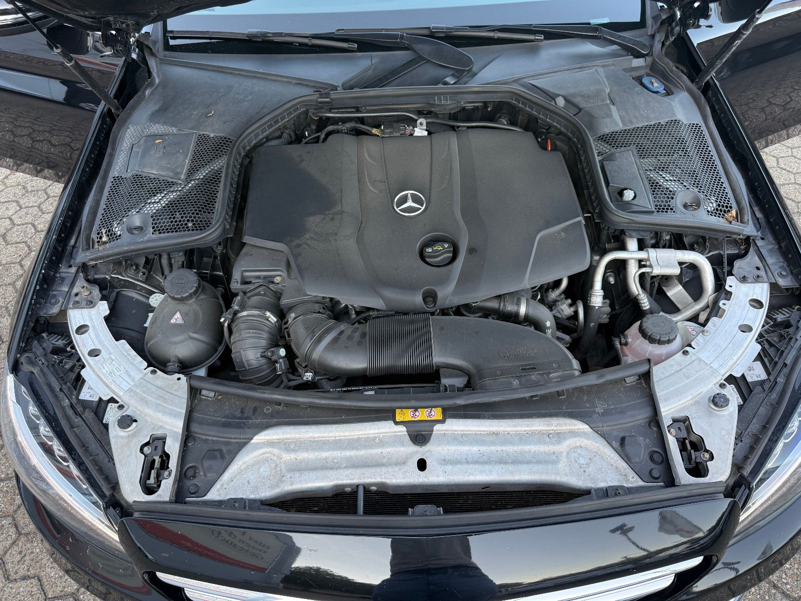 Fahrzeugabbildung Mercedes-Benz C 220 C Limousine C 220 BlueTec *AMG*PANO