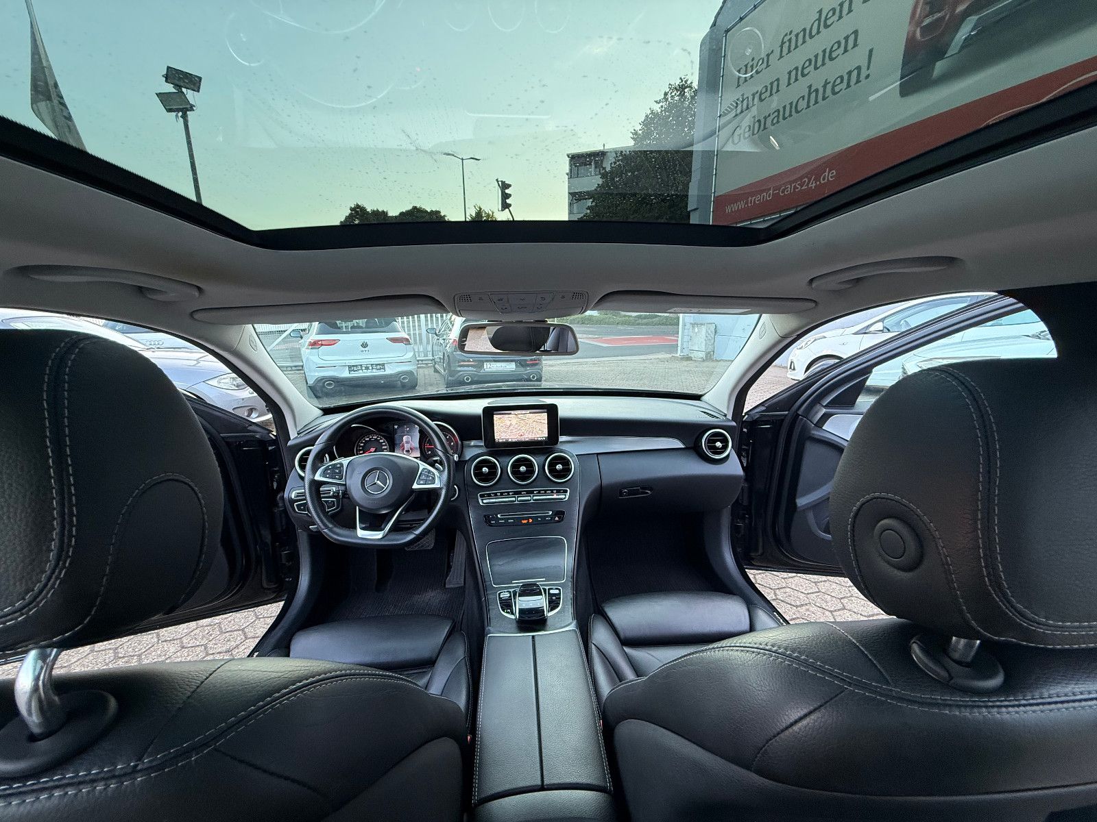 Fahrzeugabbildung Mercedes-Benz C 220 C Limousine C 220 BlueTec *AMG*PANO