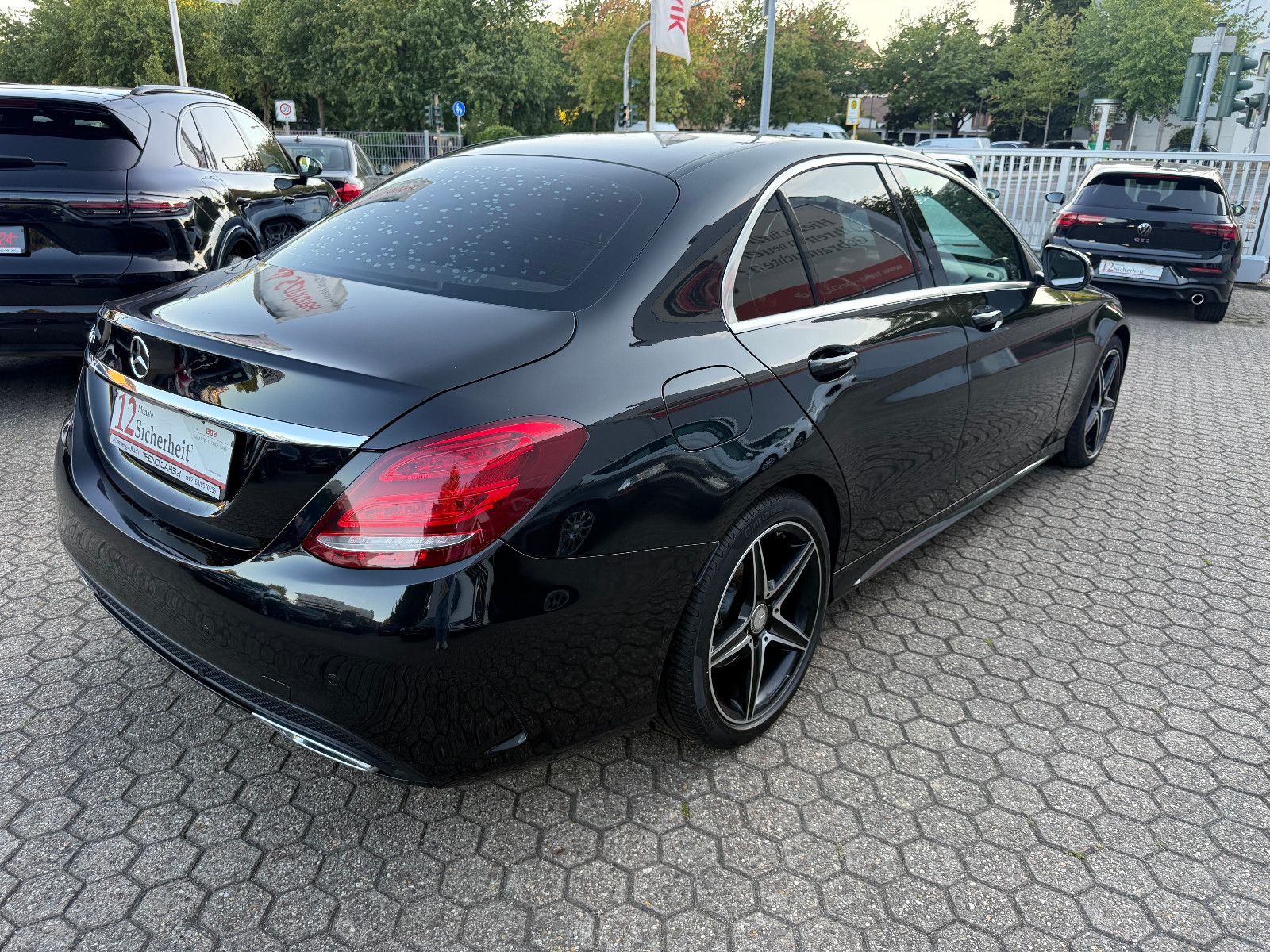 Fahrzeugabbildung Mercedes-Benz C 220 C Limousine C 220 BlueTec *AMG*PANO