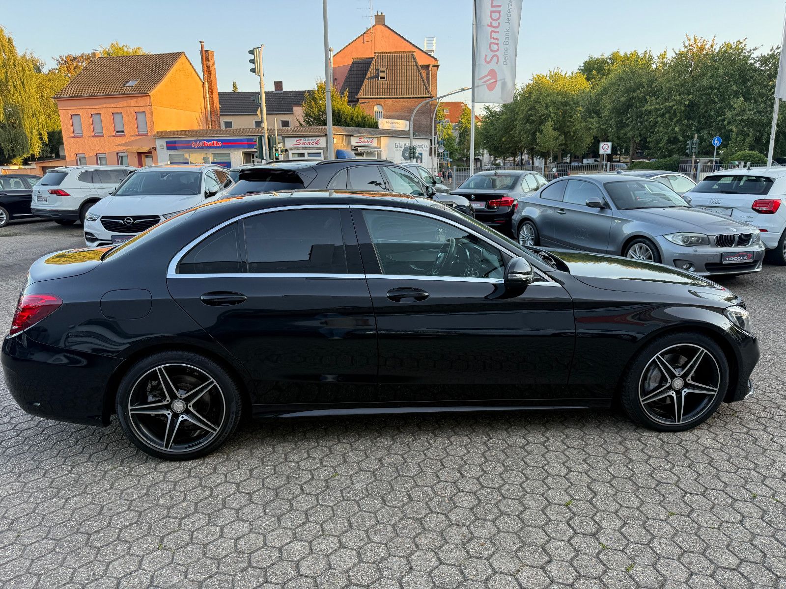 Fahrzeugabbildung Mercedes-Benz C 220 C Limousine C 220 BlueTec *AMG*PANO
