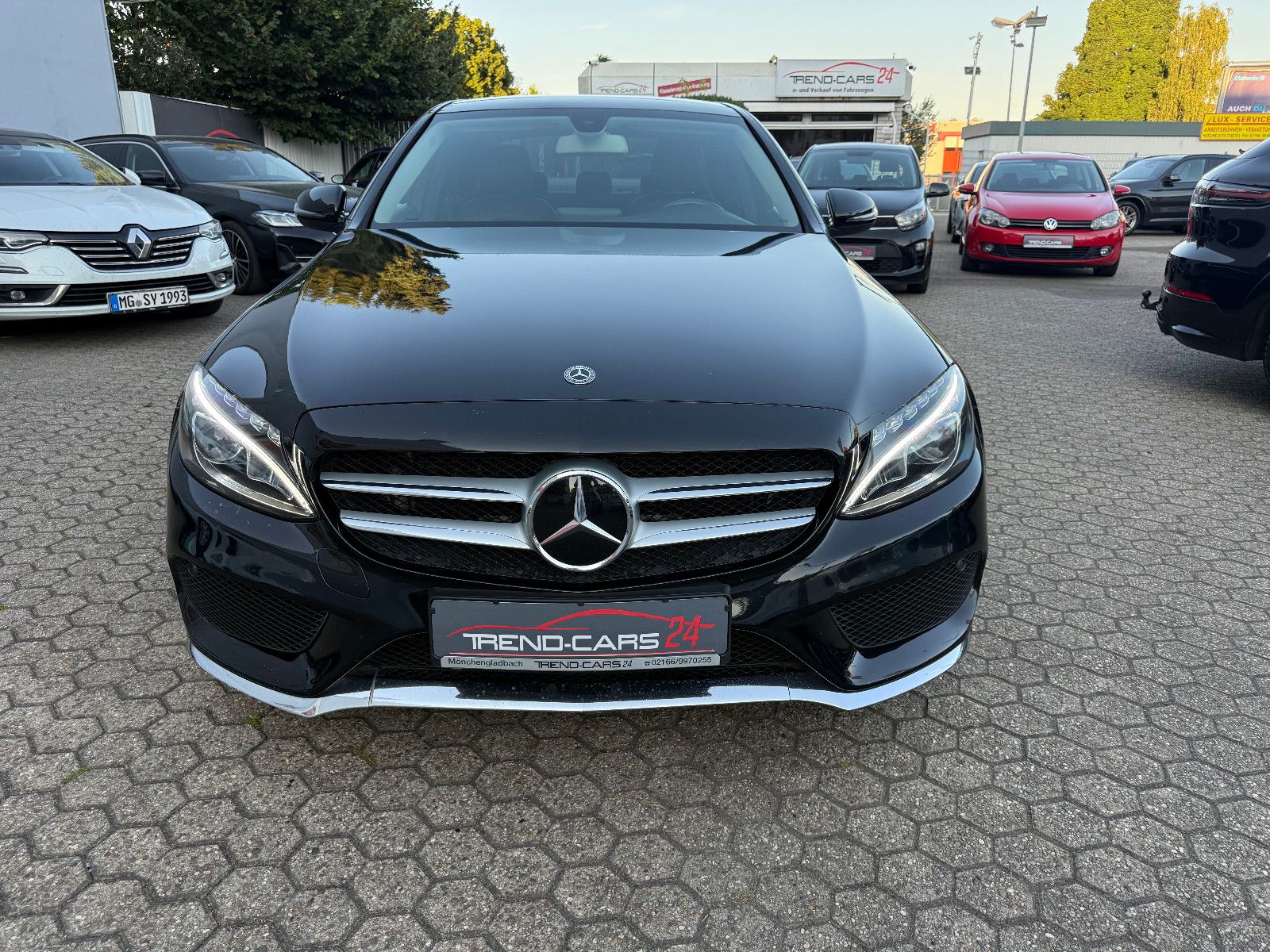 Fahrzeugabbildung Mercedes-Benz C 220 C Limousine C 220 BlueTec *AMG*PANO