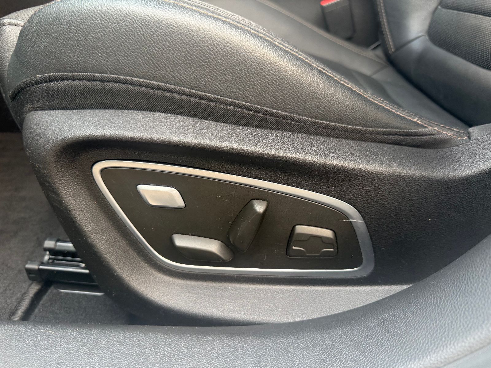 Fahrzeugabbildung Renault Talisman Limited* Limo* PANO*BOSE