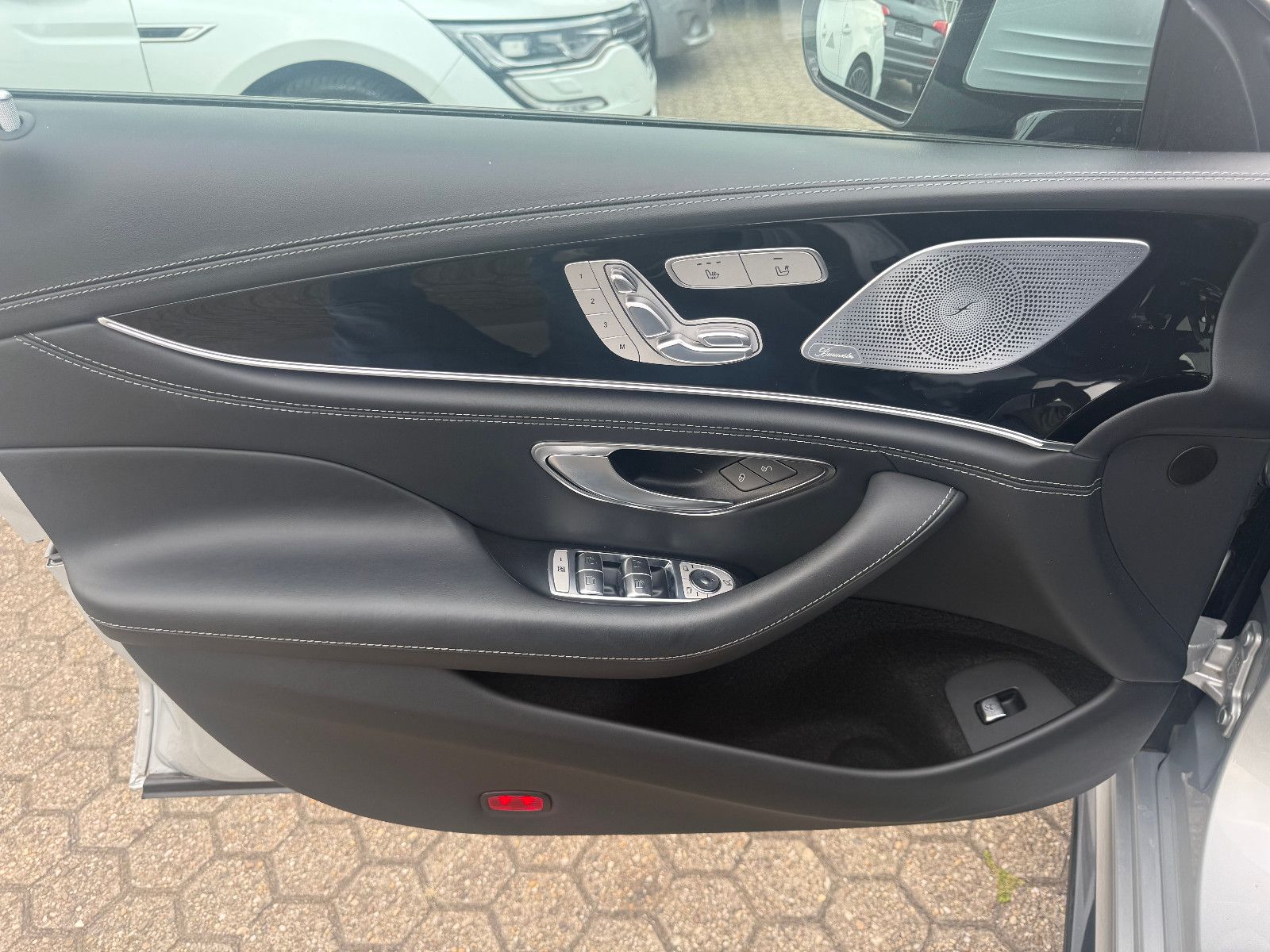 Fahrzeugabbildung Mercedes-Benz AMG GT 4-trg. 63 S 4Matic *PANO*BURMESTER*HUD*