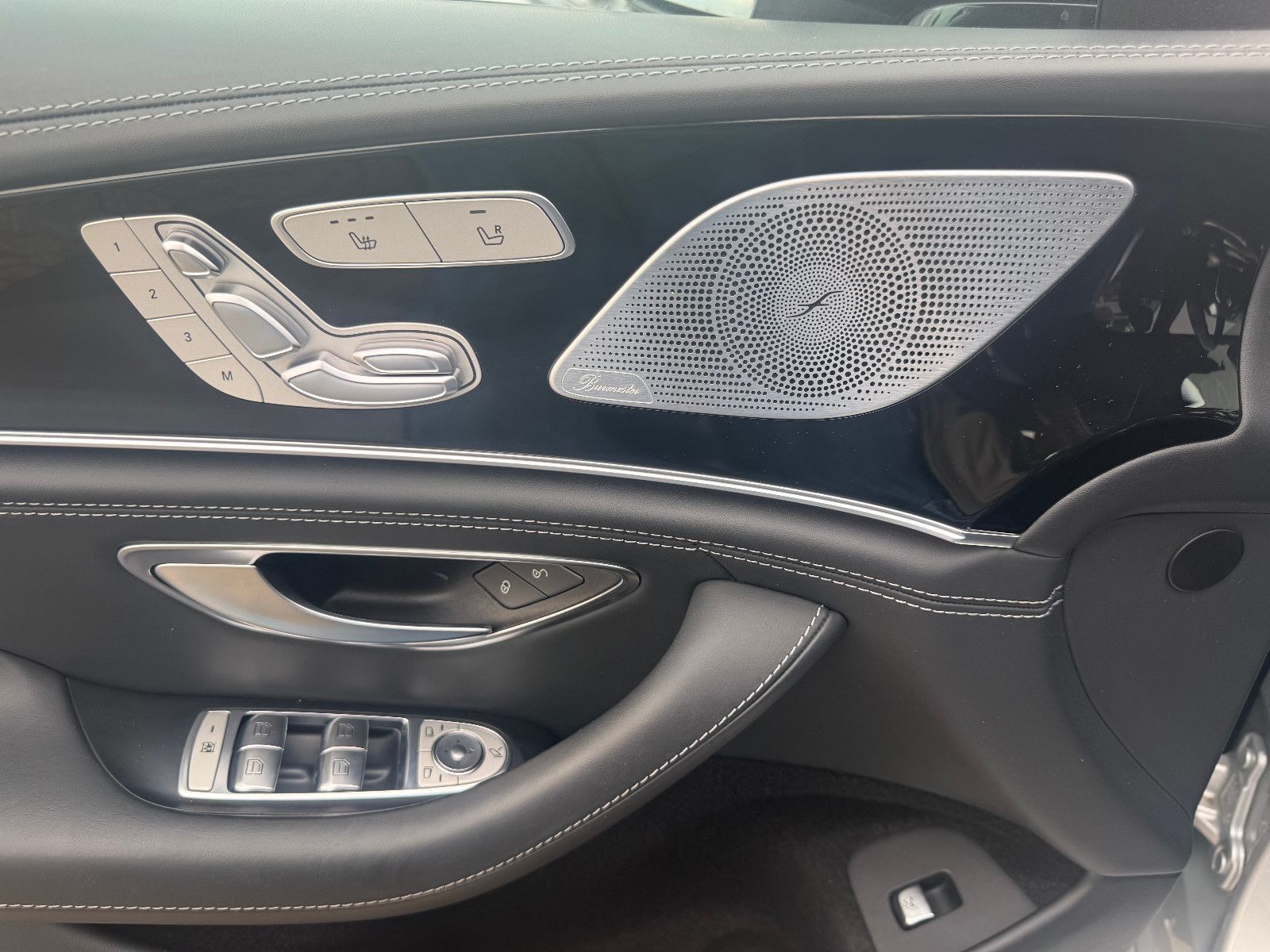 Fahrzeugabbildung Mercedes-Benz AMG GT 4-trg. 63 S 4Matic *PANO*BURMESTER*HUD*
