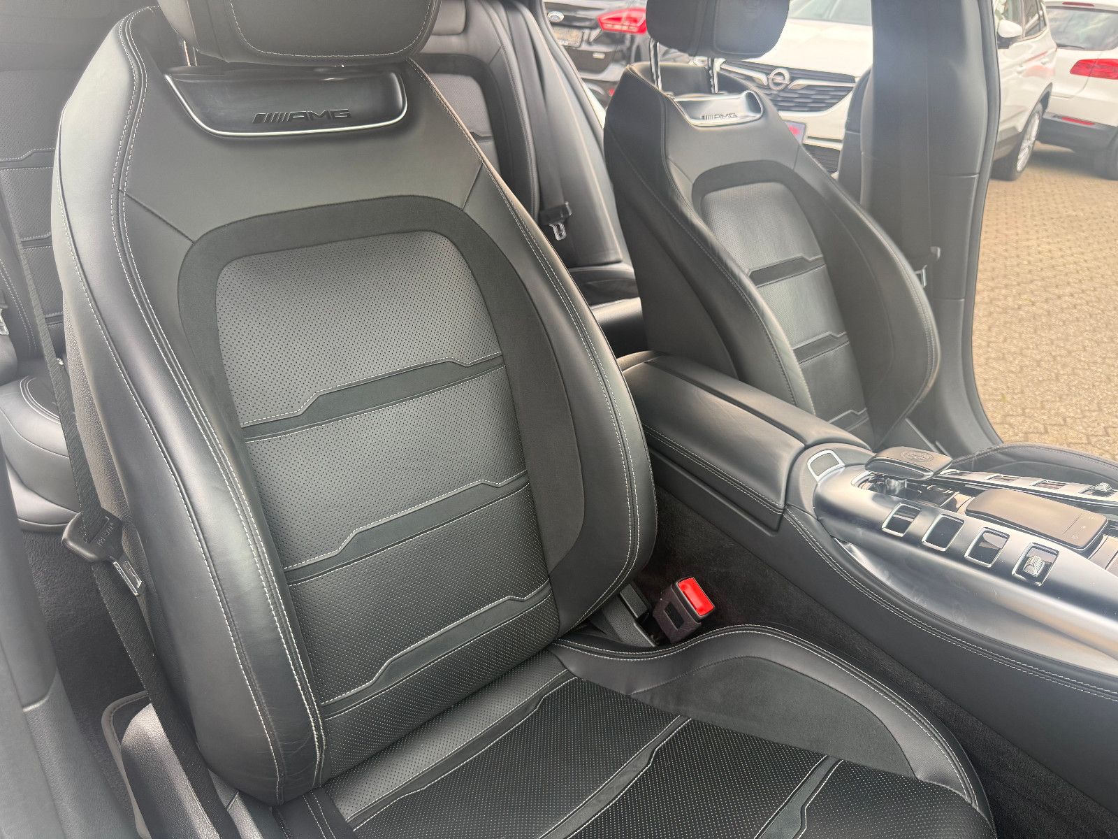 Fahrzeugabbildung Mercedes-Benz AMG GT 4-trg. 63 S 4Matic *PANO*BURMESTER*HUD*