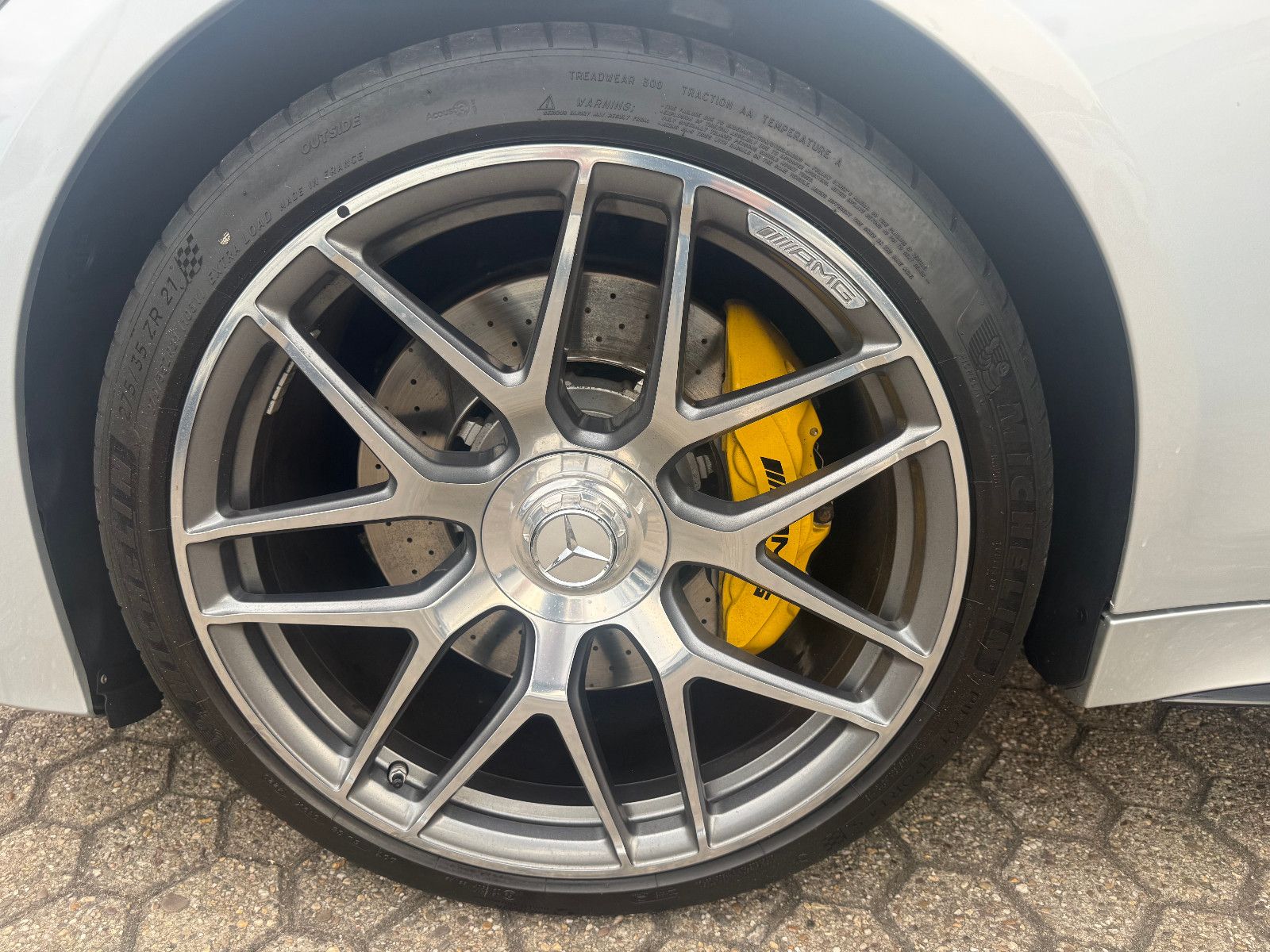 Fahrzeugabbildung Mercedes-Benz AMG GT 4-trg. 63 S 4Matic *PANO*BURMESTER*HUD*