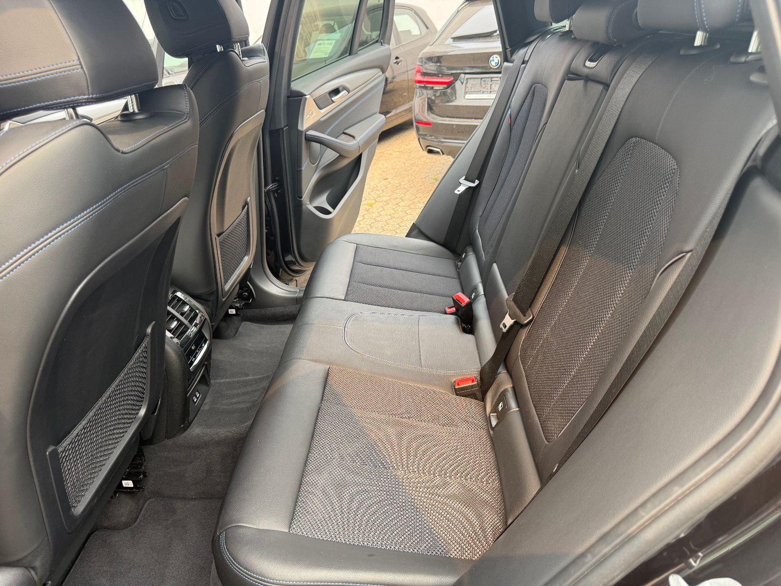 Fahrzeugabbildung BMW X3 xDrive 20 d M Sport*AHK*