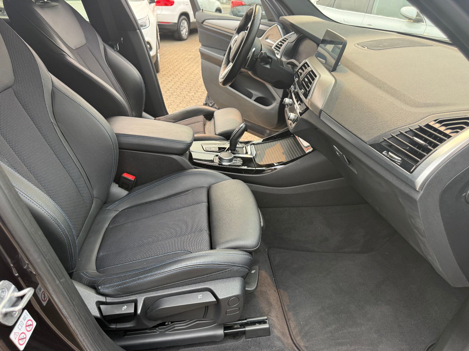 Fahrzeugabbildung BMW X3 xDrive 20 d M Sport*AHK*