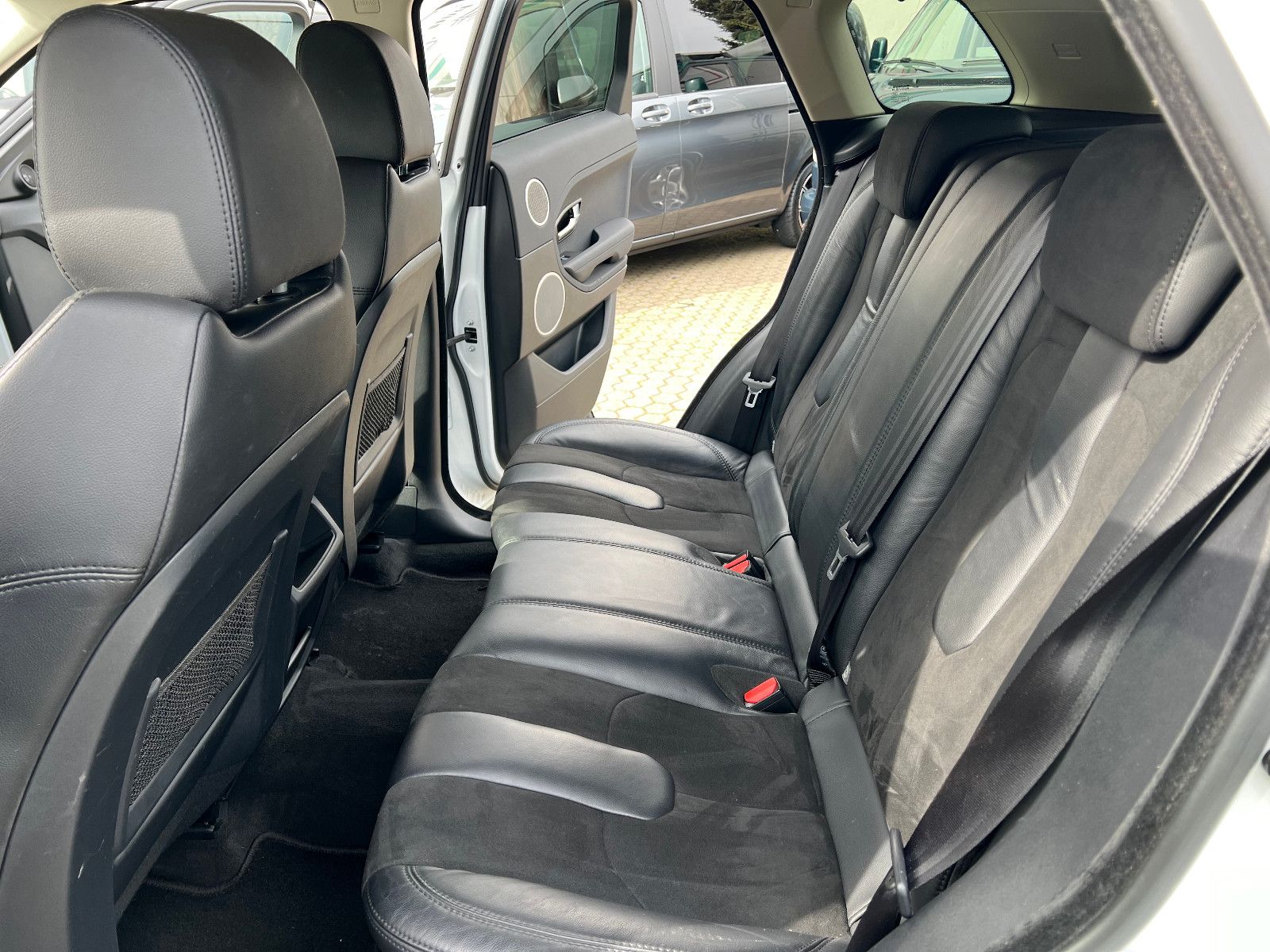 Fahrzeugabbildung Land Rover Range Rover Evoque Pure*