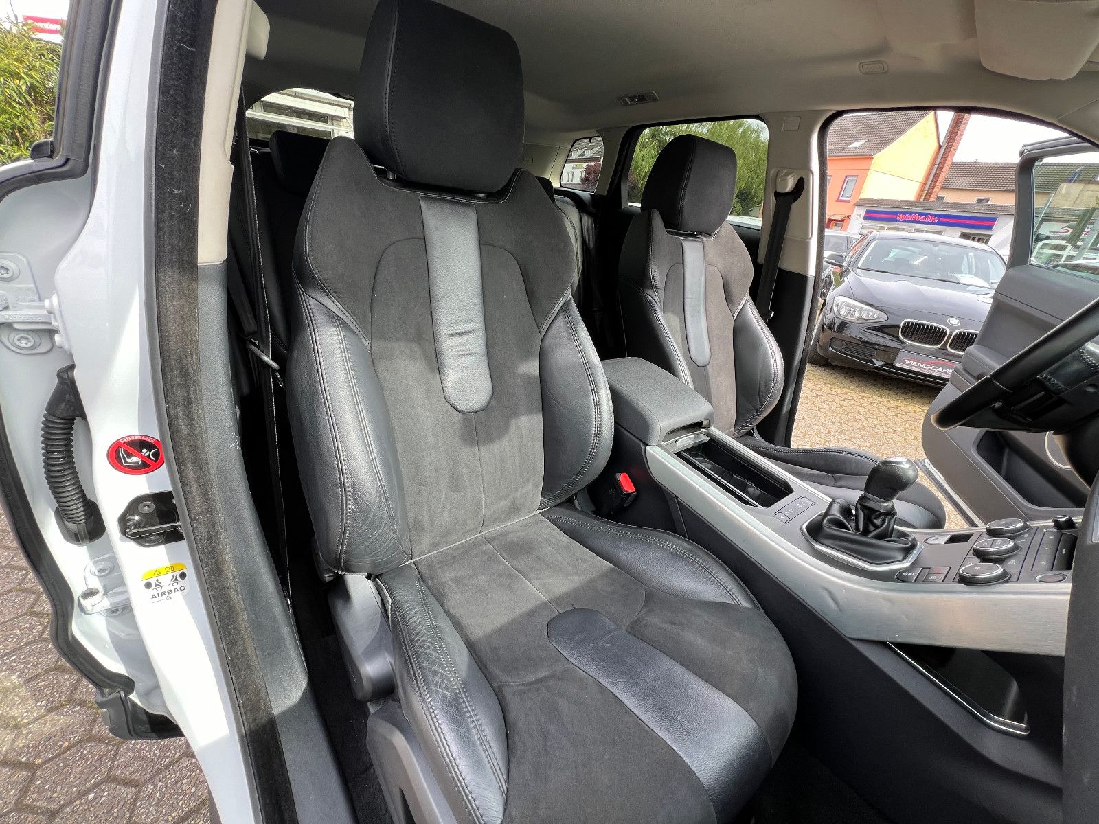 Fahrzeugabbildung Land Rover Range Rover Evoque Pure*