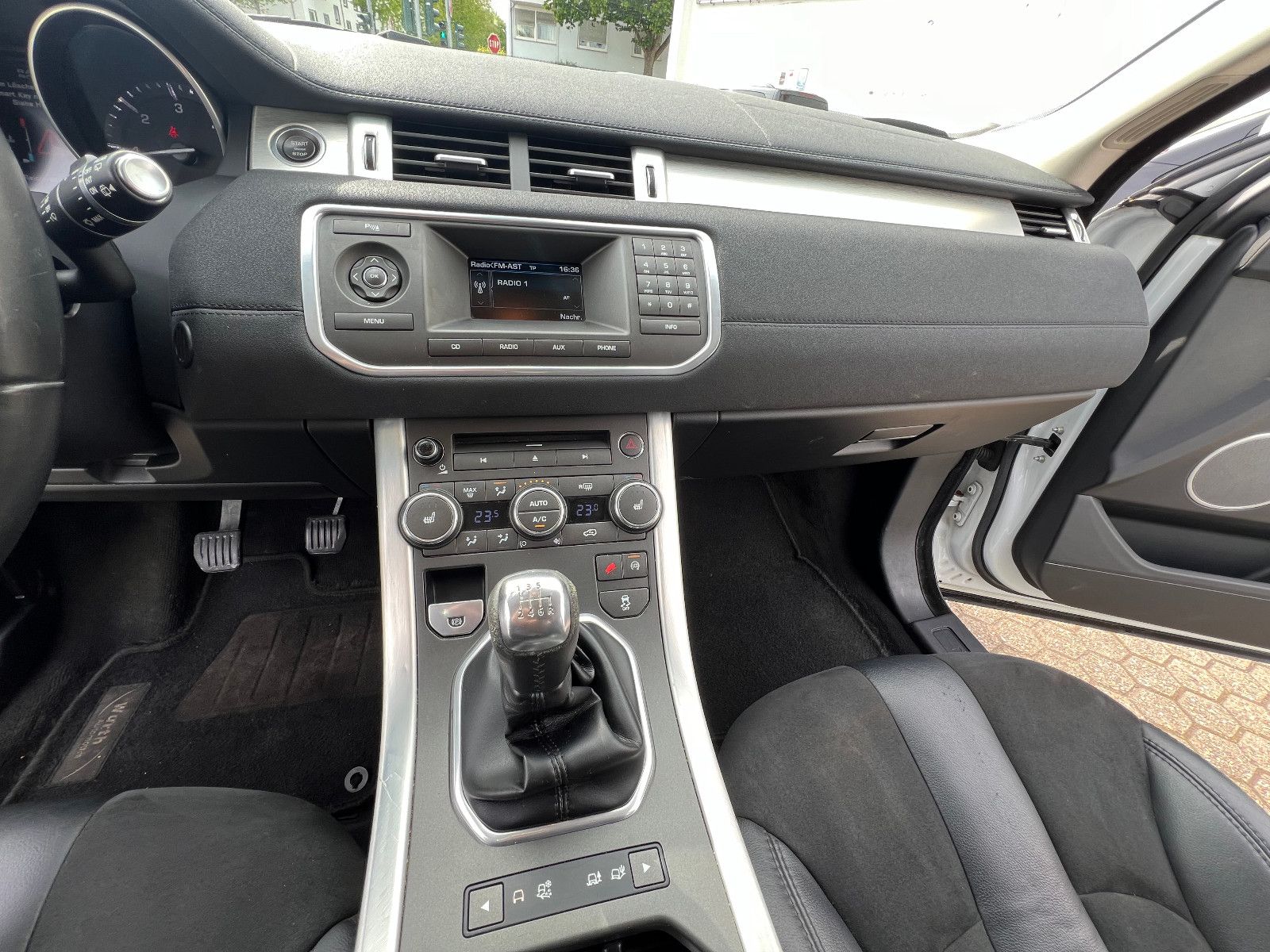Fahrzeugabbildung Land Rover Range Rover Evoque Pure*