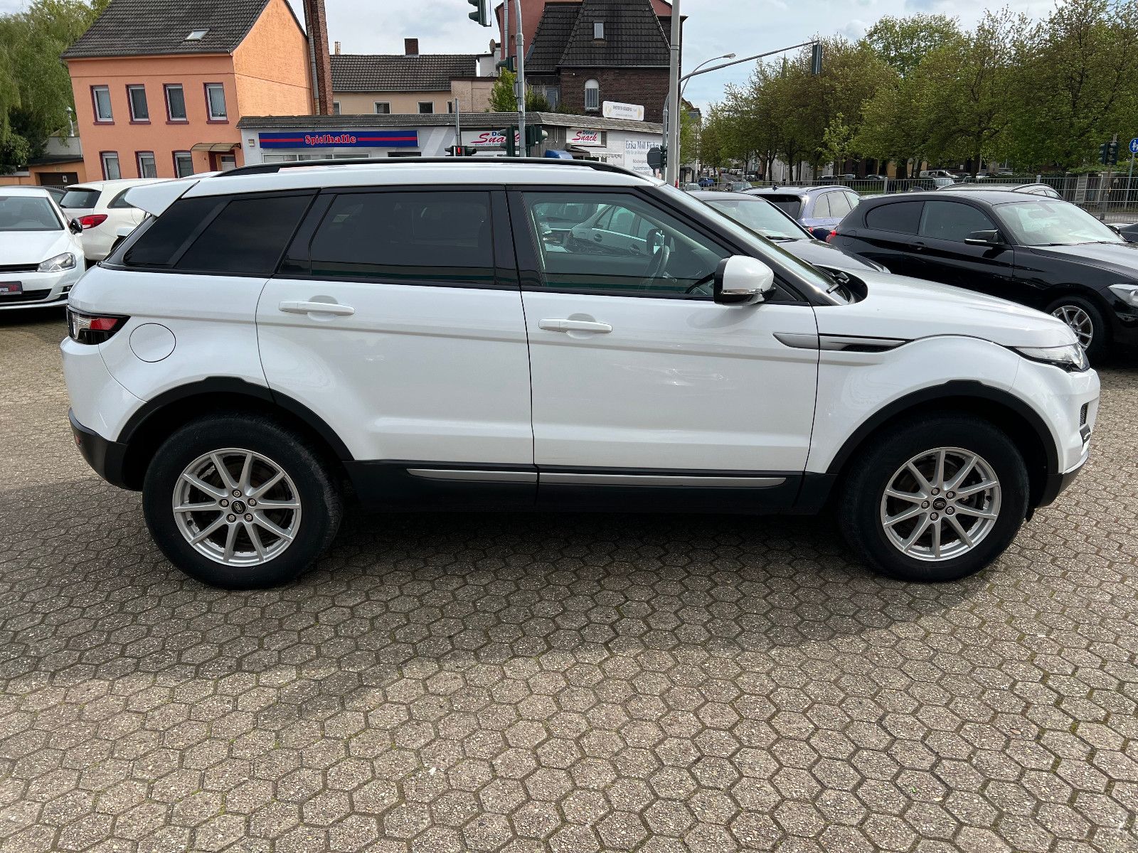 Fahrzeugabbildung Land Rover Range Rover Evoque Pure*