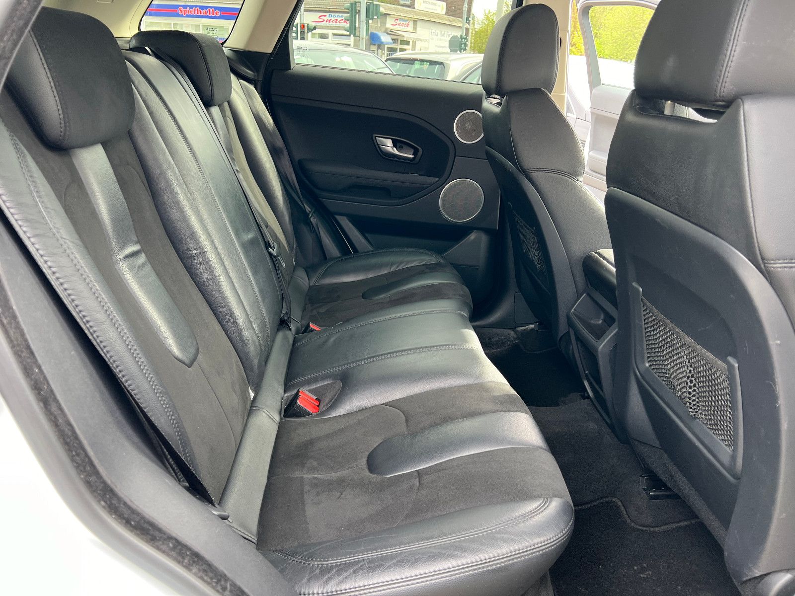 Fahrzeugabbildung Land Rover Range Rover Evoque Pure*