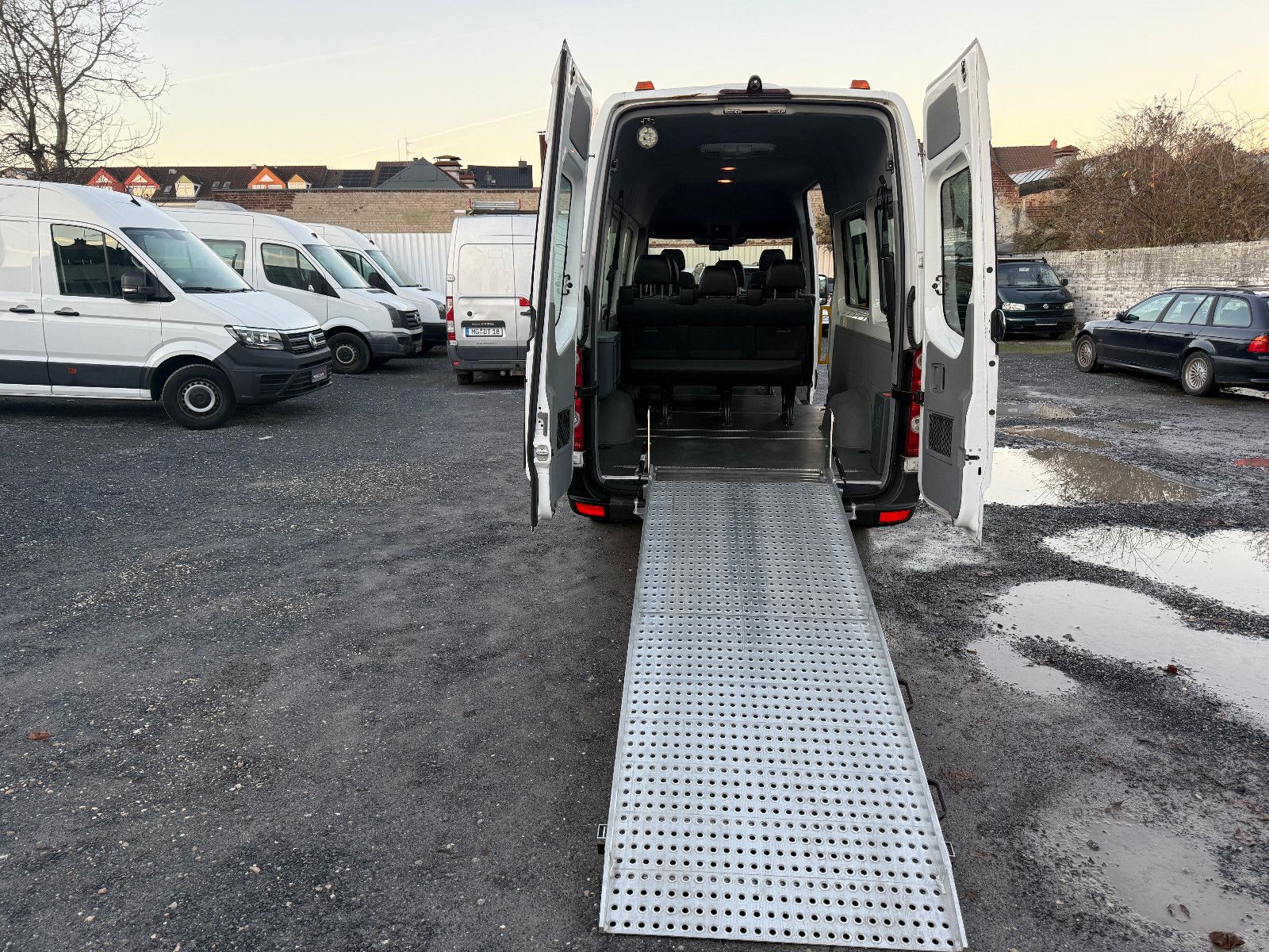 Fahrzeugabbildung Volkswagen Crafter Kombi 35 lang L3H2 Behindertengerecht!!!