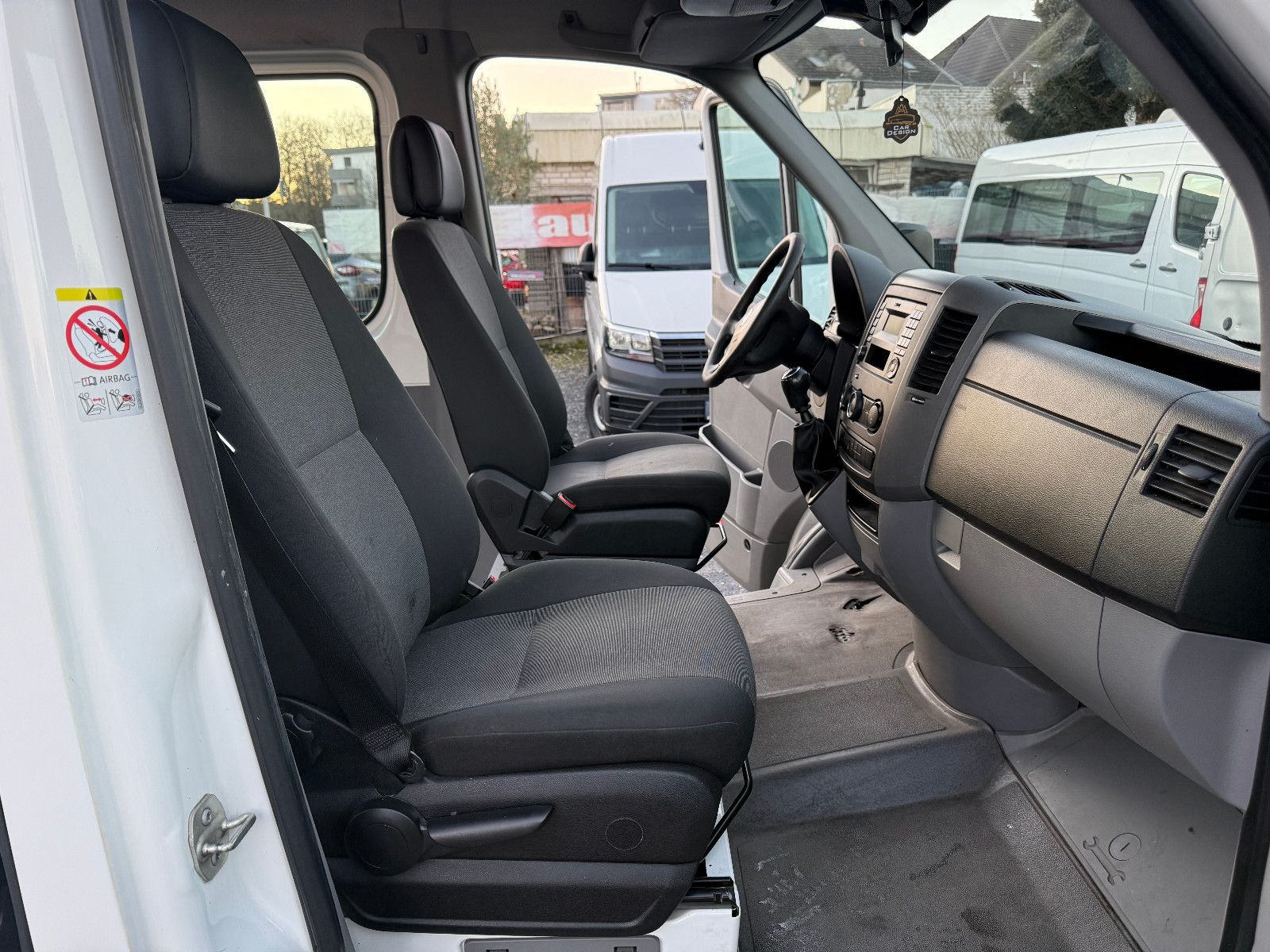 Fahrzeugabbildung Volkswagen Crafter Kombi 35 lang L3H2 Behindertengerecht!!!