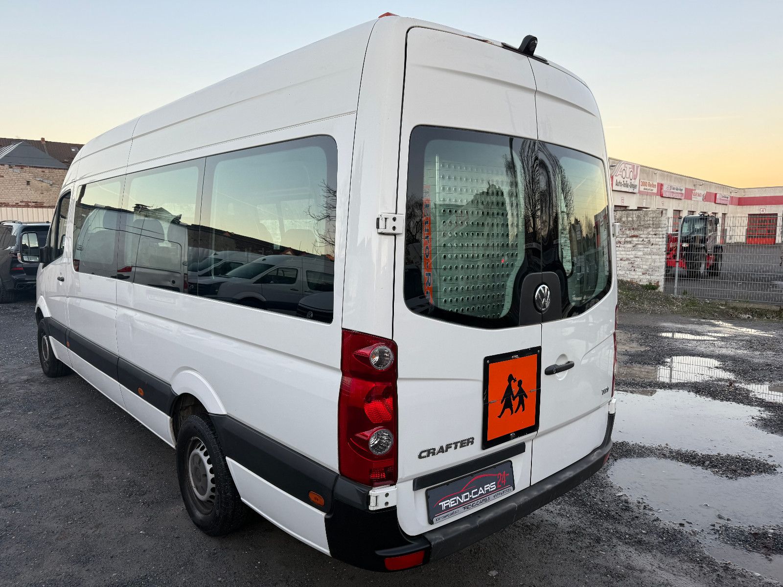 Fahrzeugabbildung Volkswagen Crafter Kombi 35 lang L3H2 Behindertengerecht!!!