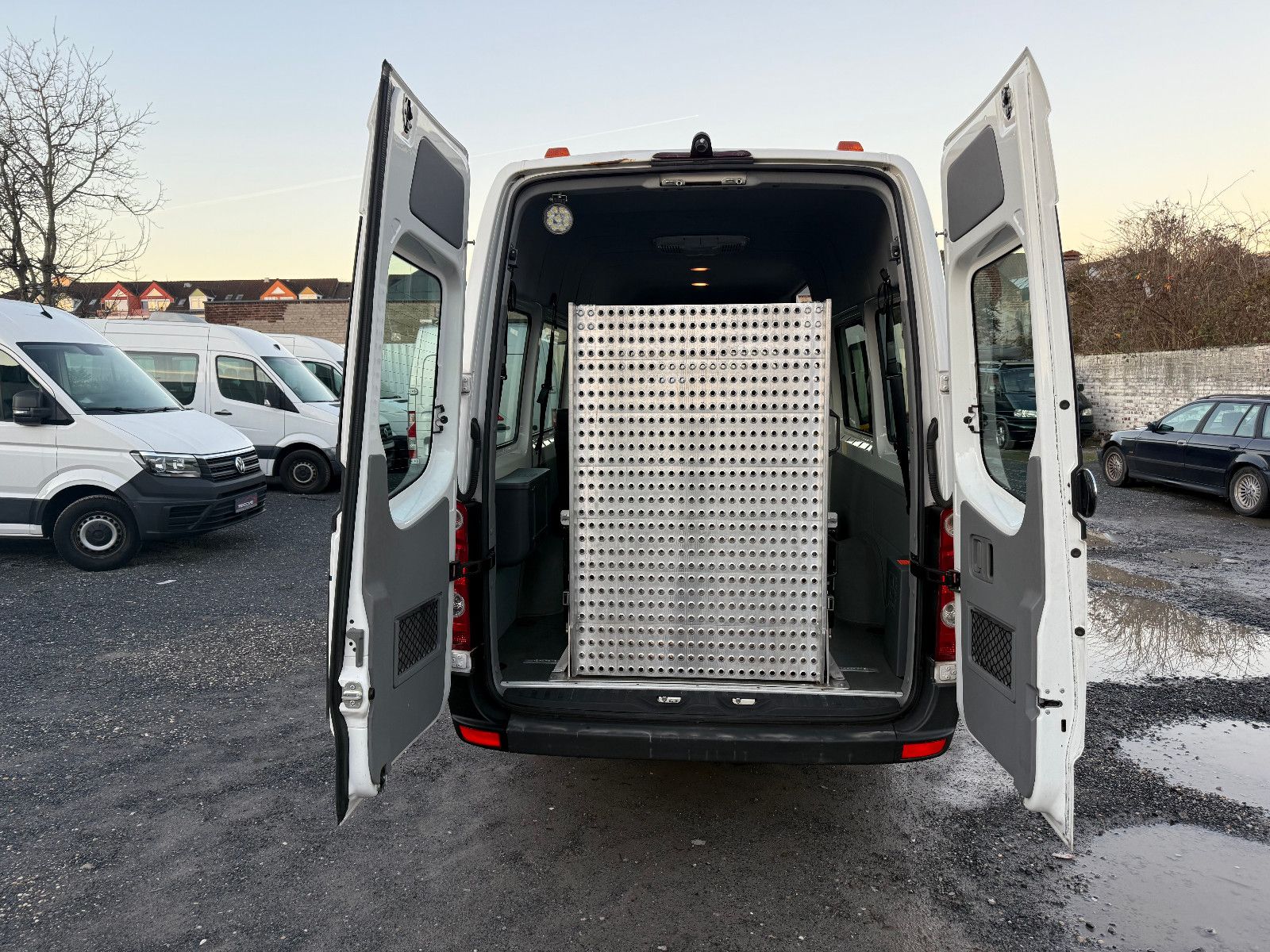 Fahrzeugabbildung Volkswagen Crafter Kombi 35 lang L3H2 Behindertengerecht!!!
