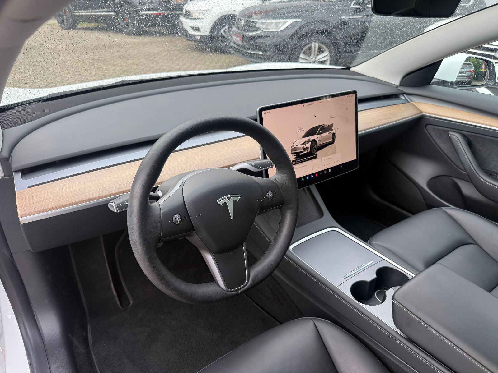 Fahrzeugabbildung Tesla Model 3 *Long Range* Dual Motor *AWD* Autopilot