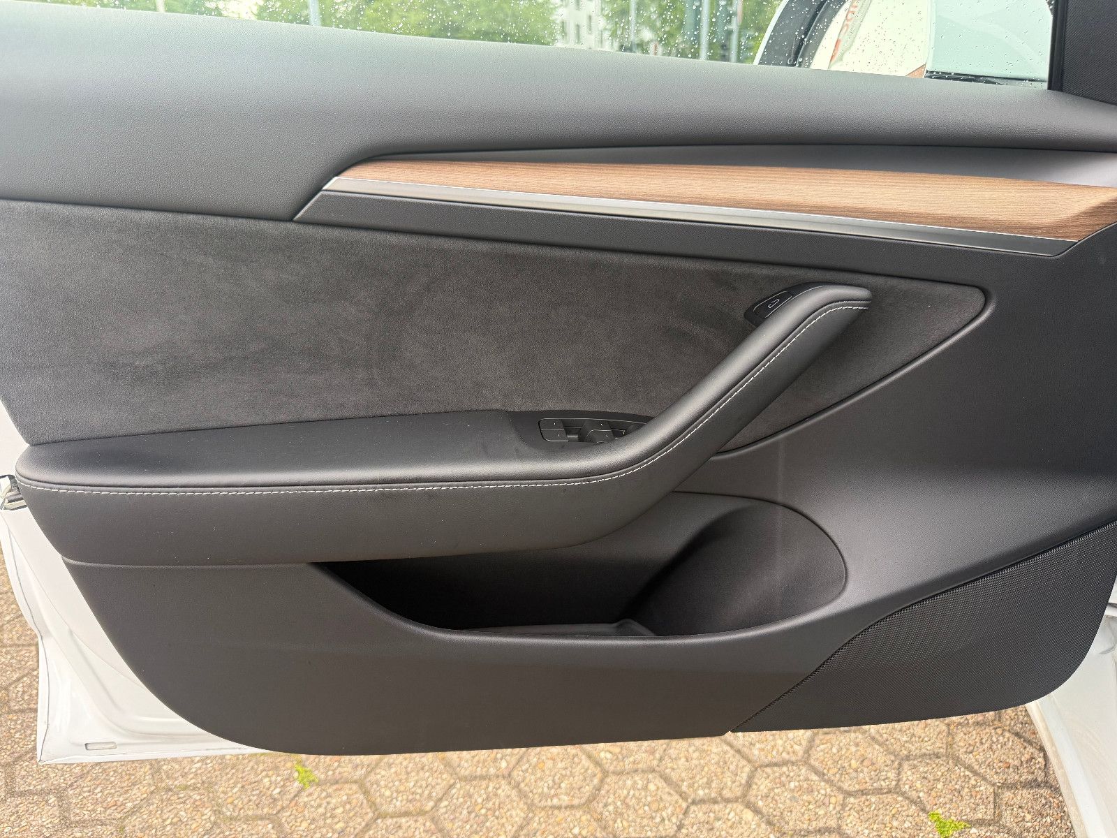 Fahrzeugabbildung Tesla Model 3 *Long Range* Dual Motor *AWD* Autopilot