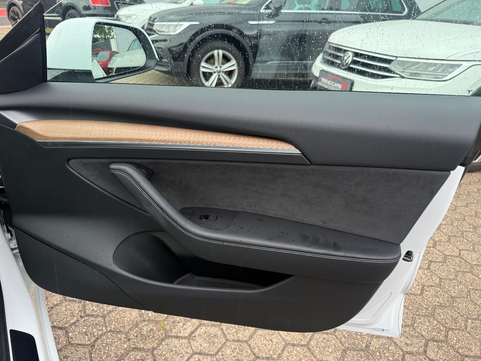 Fahrzeugabbildung Tesla Model 3 *Long Range* Dual Motor *AWD* Autopilot
