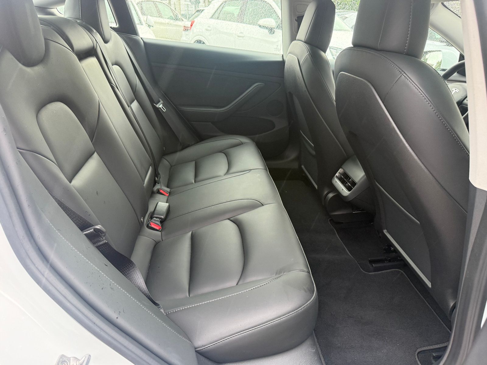 Fahrzeugabbildung Tesla Model 3 *Long Range* Dual Motor *AWD* Autopilot