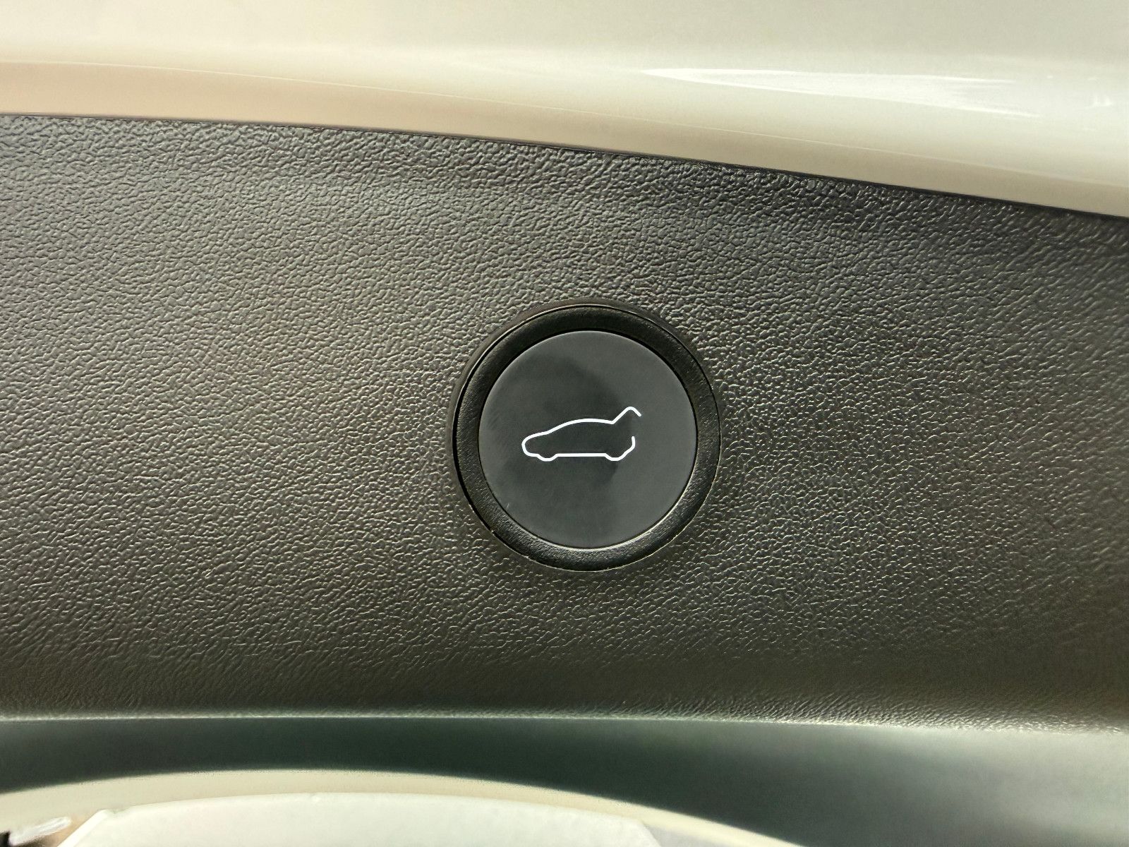 Fahrzeugabbildung Tesla Model 3 *Long Range* Dual Motor *AWD* Autopilot