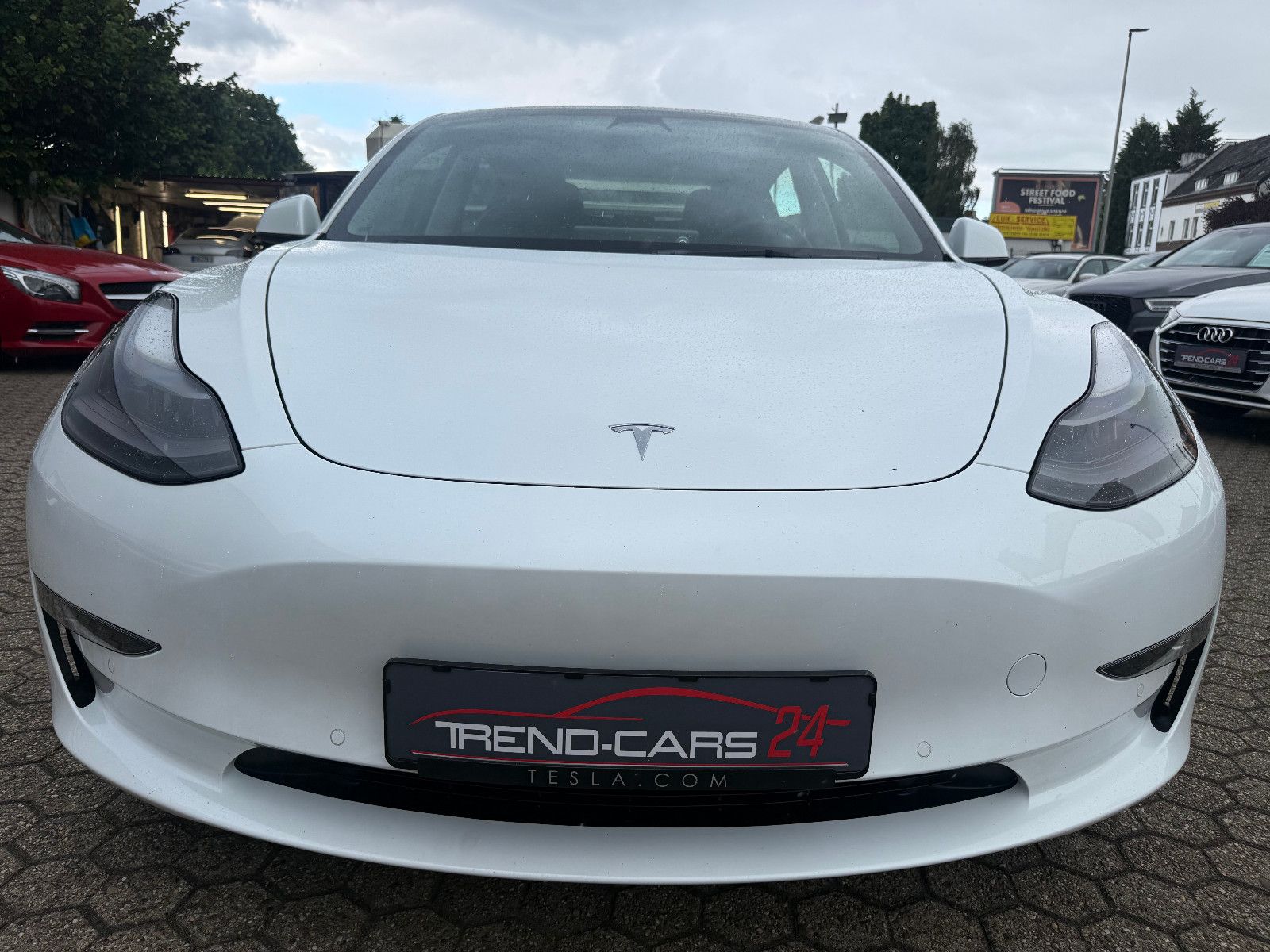 Fahrzeugabbildung Tesla Model 3 *Long Range* Dual Motor *AWD* Autopilot