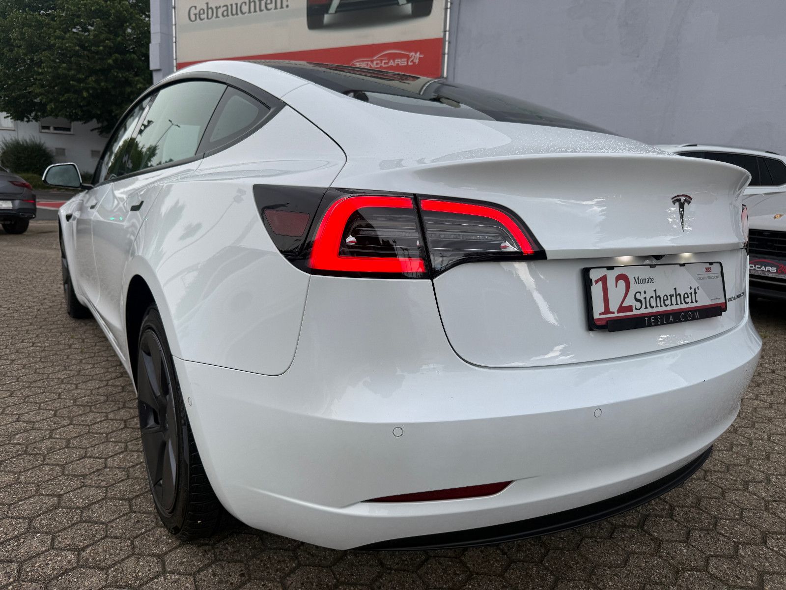 Fahrzeugabbildung Tesla Model 3 *Long Range* Dual Motor *AWD* Autopilot